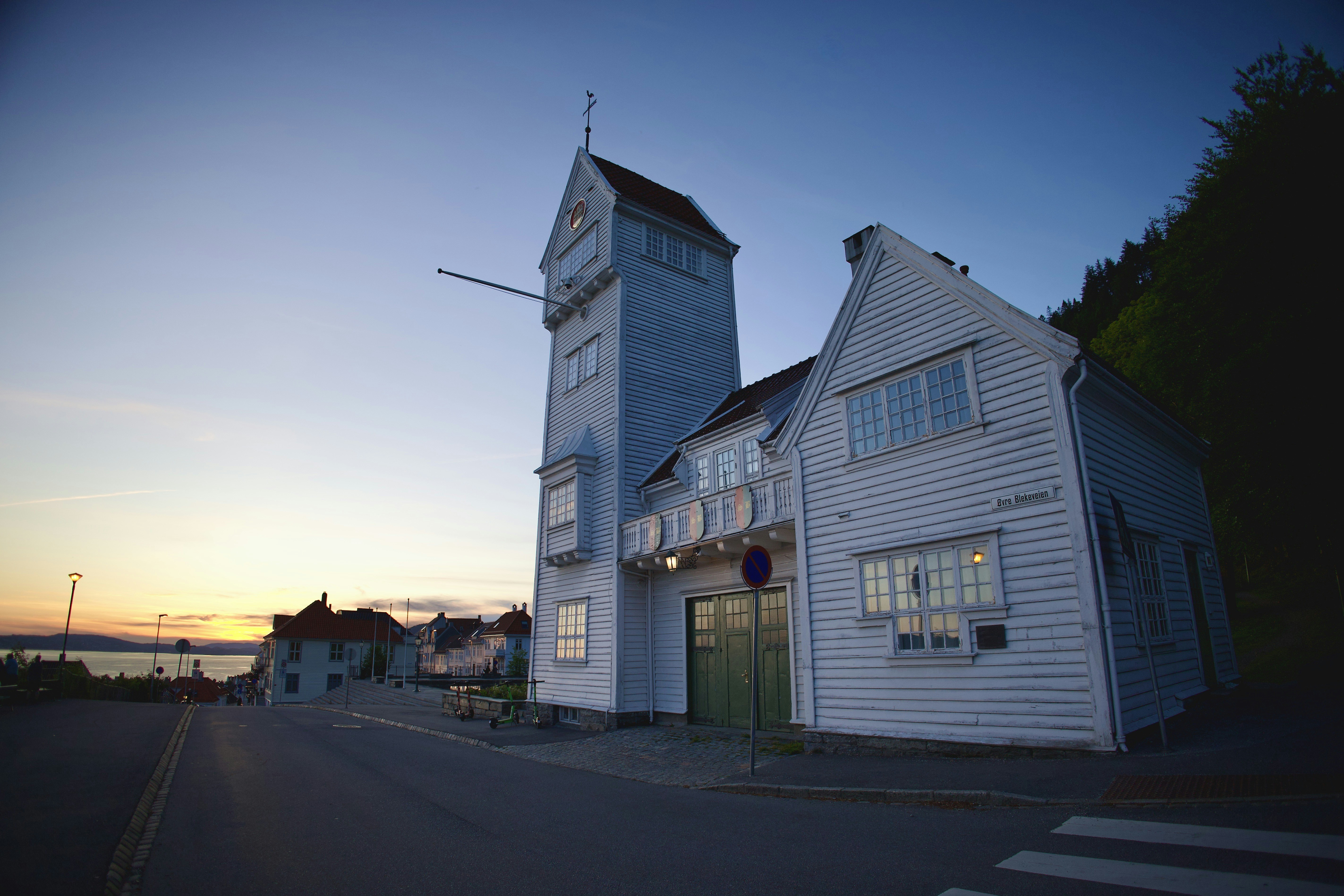 Photo by stockbirken