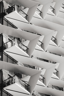 a black and white photo of a building