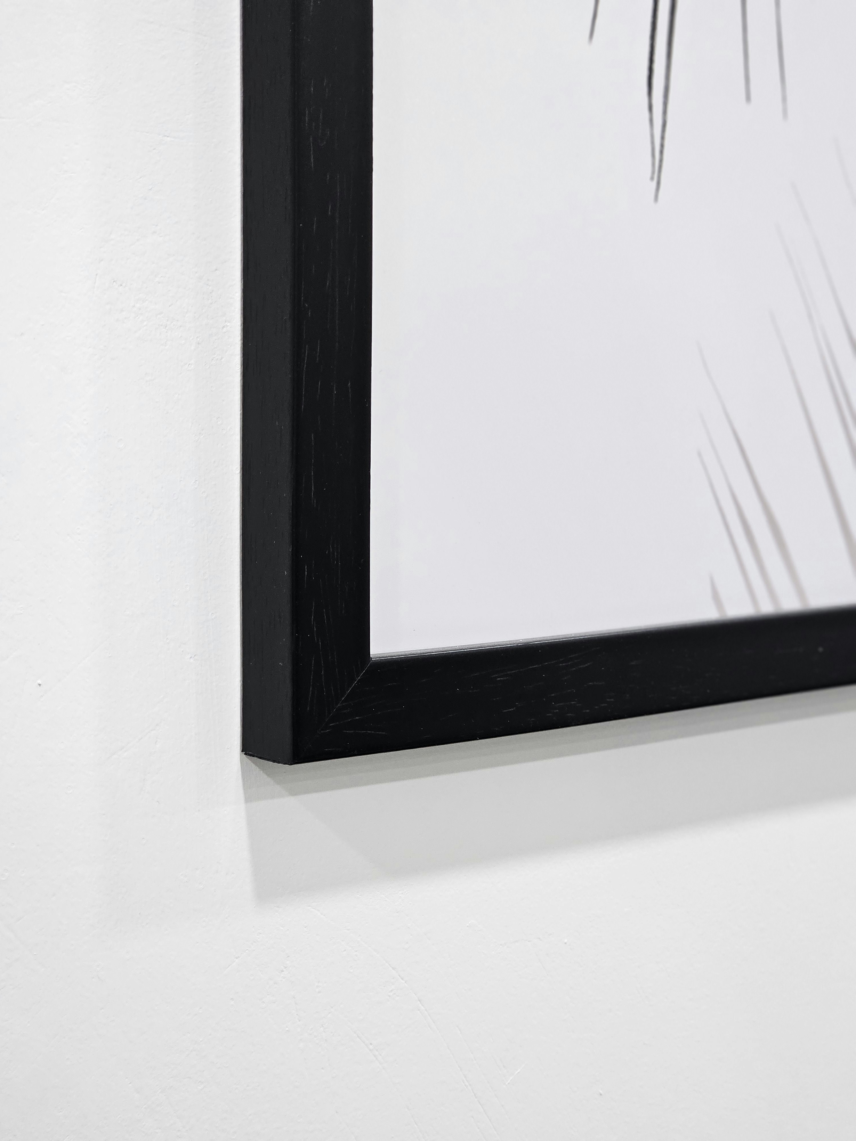 Sleek Aluminum Frame