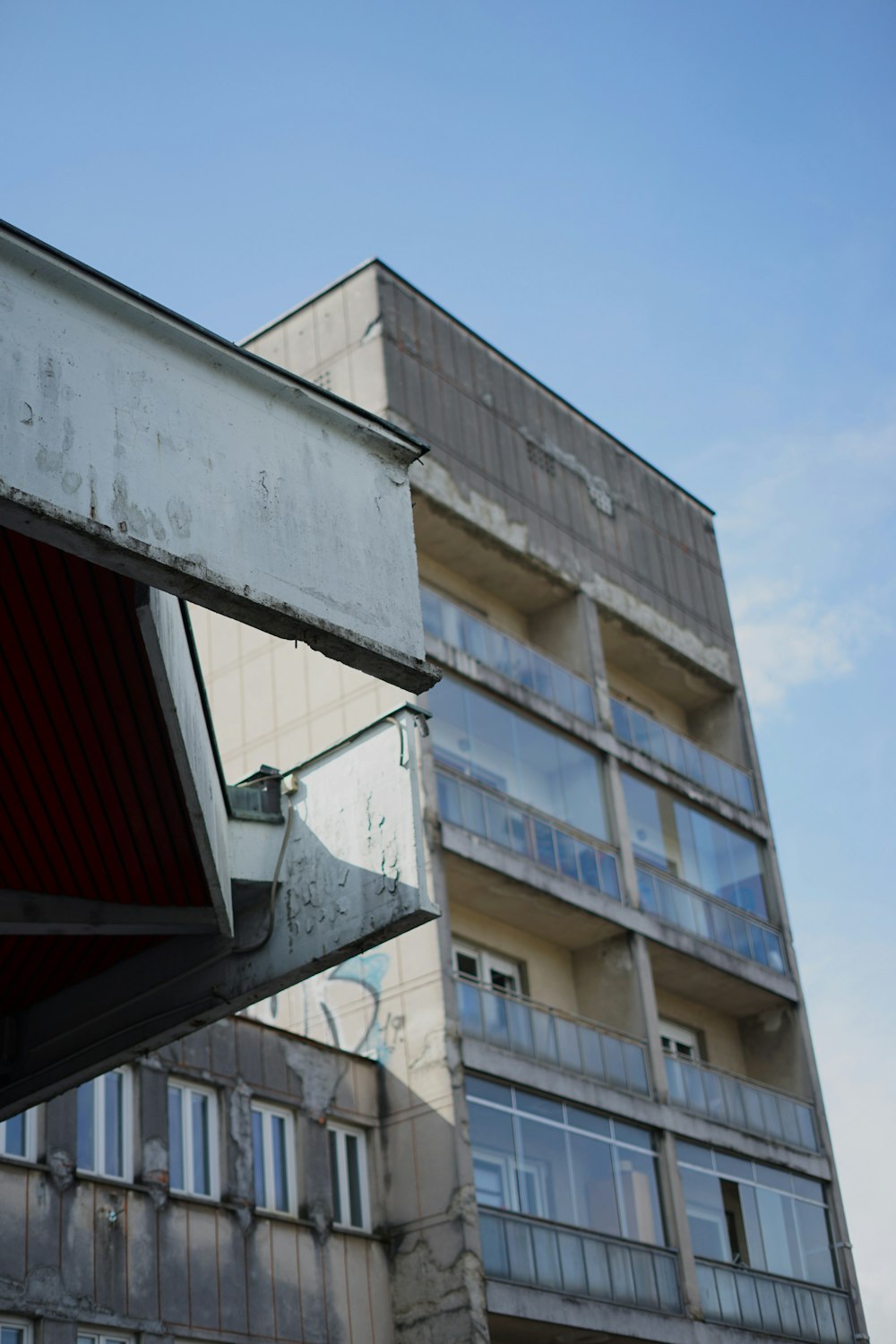 a tall building with balconies and balconies on it