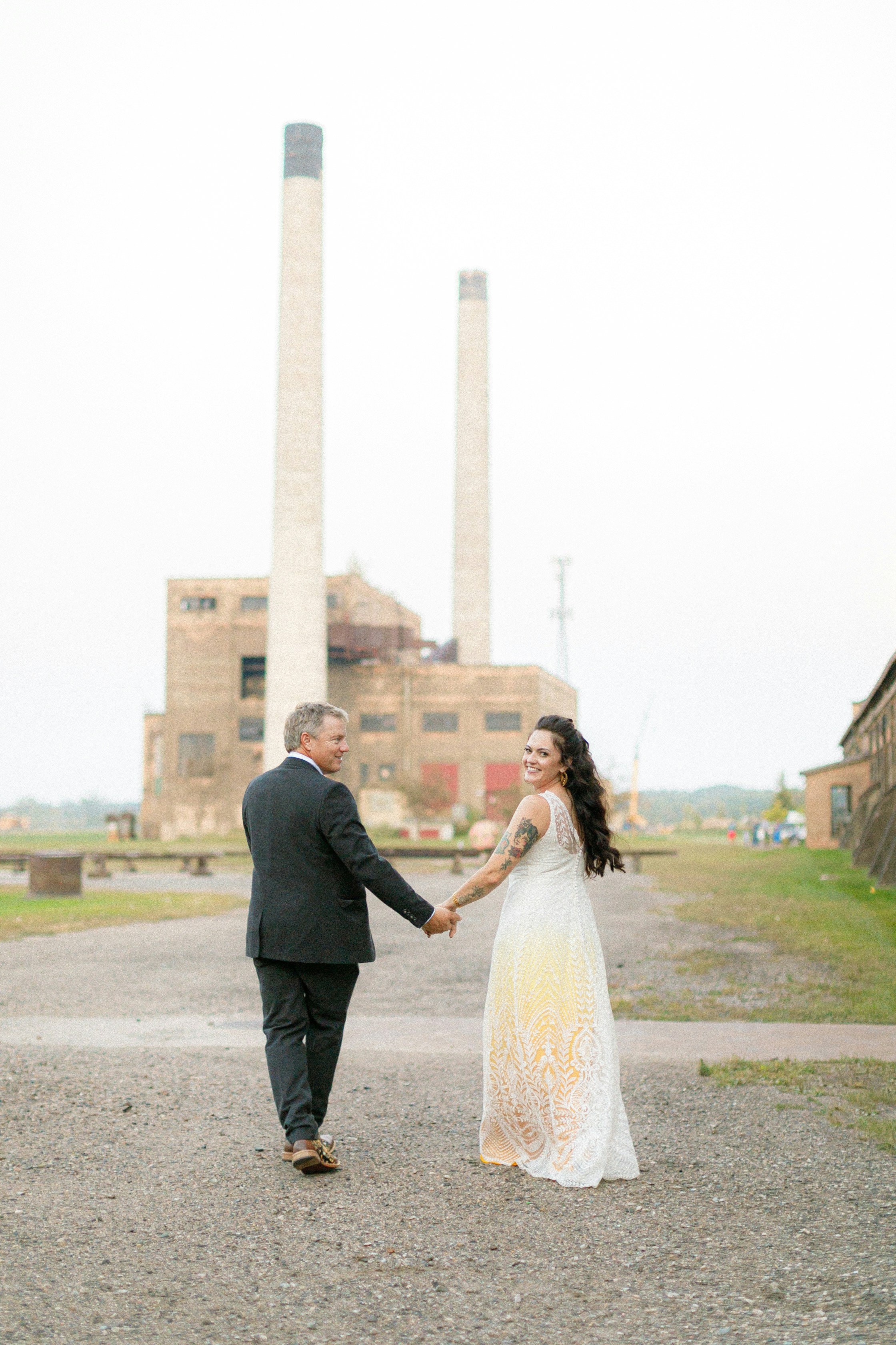 industrial wedding backdrop, wallpaper, Industrial Warehouse Wedding: Style & Ideas 4