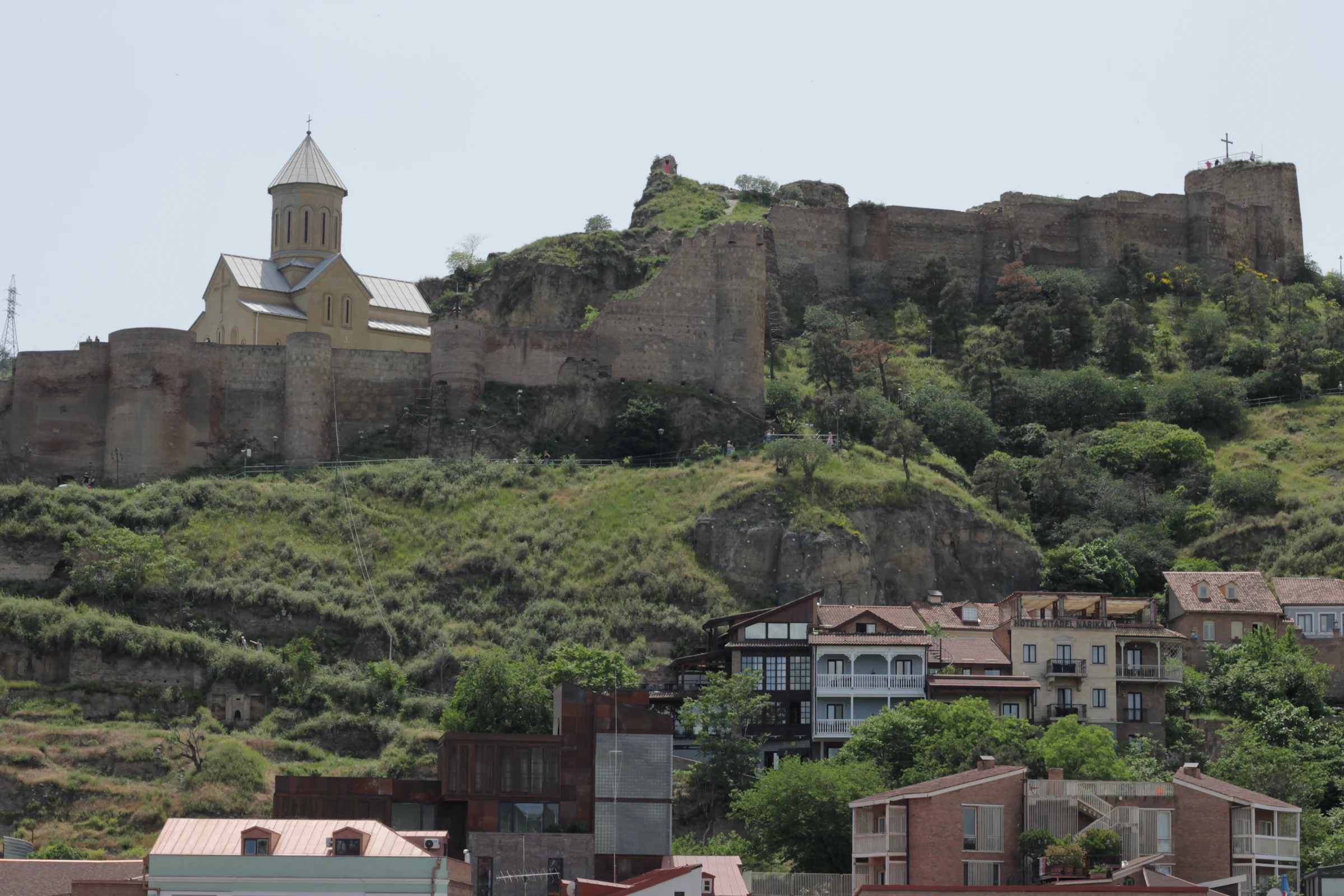 Tbilisi, qədim şəhər və təpə üzərindəki Narıqala qalası