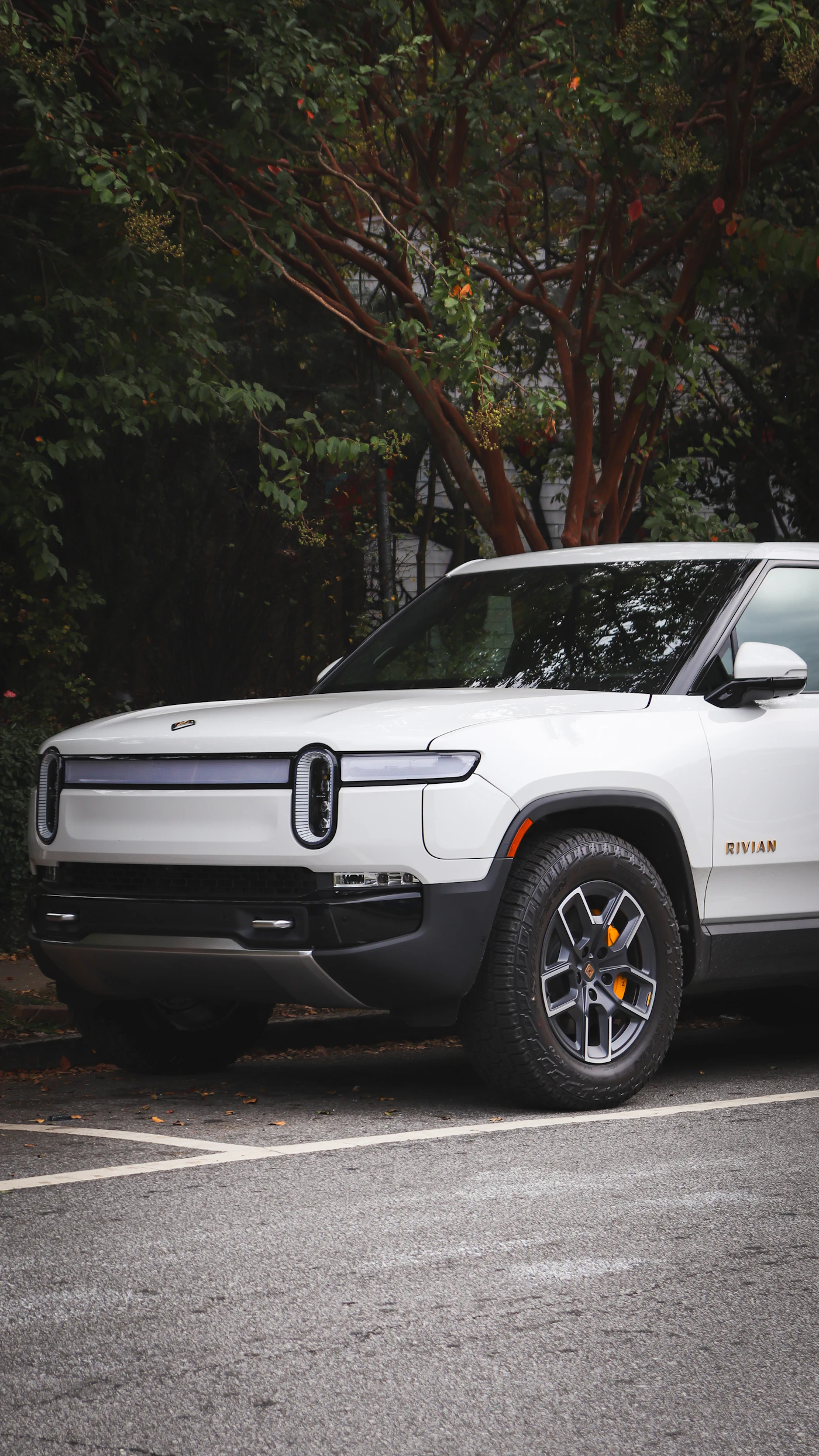 Rivian livre 19 248 véhicules au T3 2026, porté par le SUV abordable R2