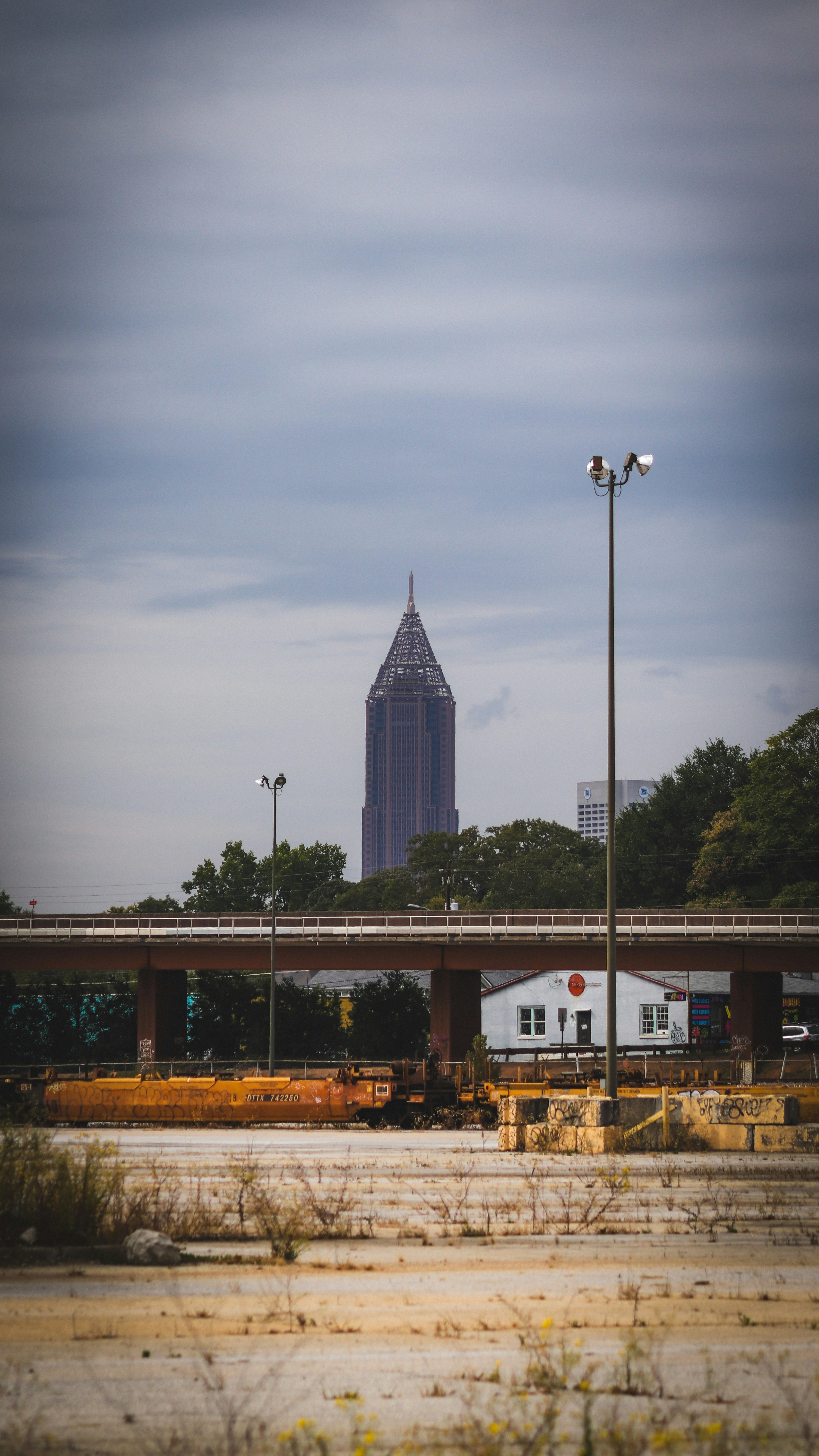 photo-1696890509064-daf80ed61243?ixid=M3wxMjA3fDB8MXxzZWFyY2h8MTZ8fHJvb2ZpbmclMjBjb21wYW55JTIwYXRsYW50YXxlbnwwfHx8fDE3NzAyOTc0MjB8MA\u0026ixlib=rb-4.1.0