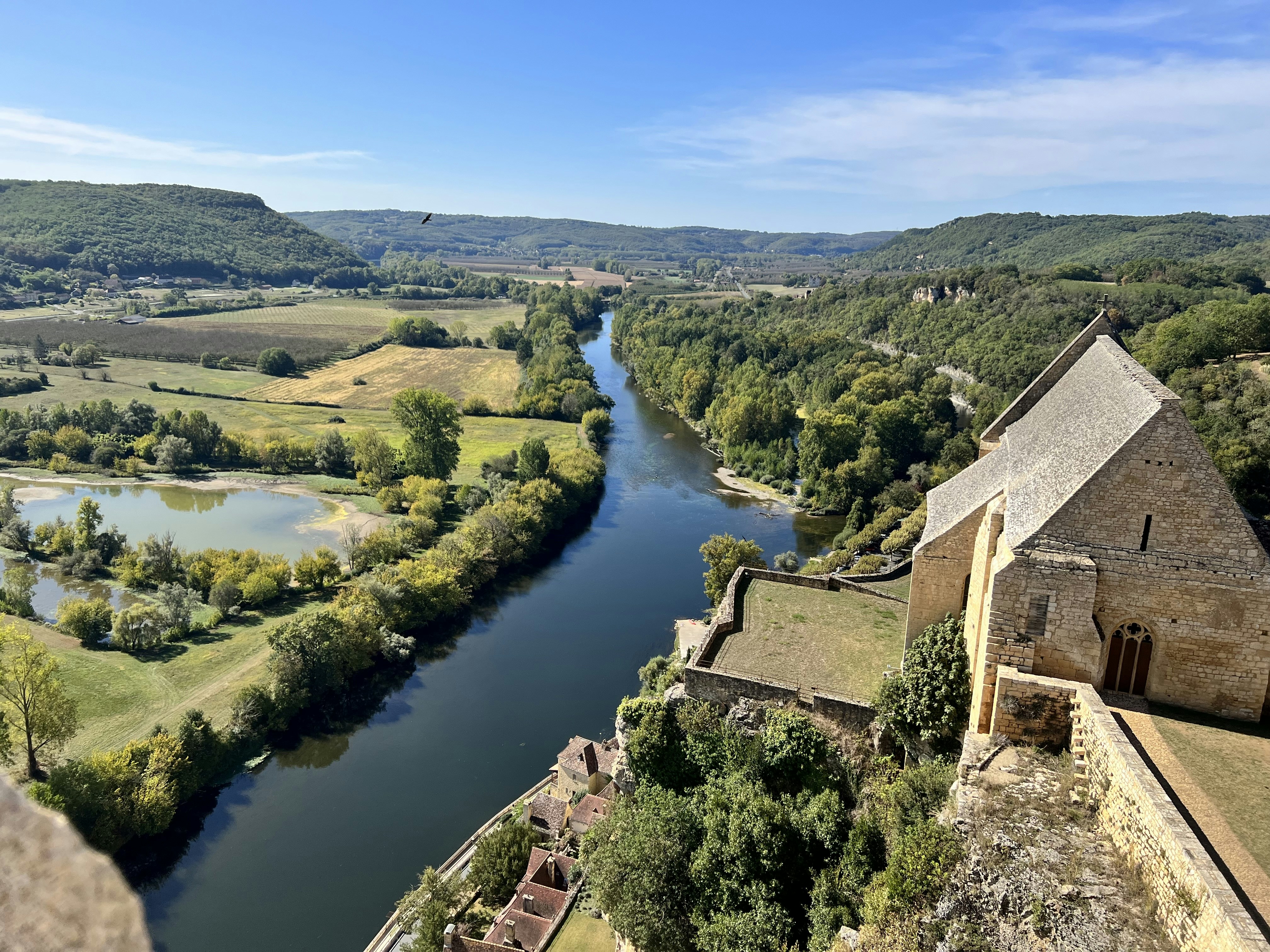 Dordogne river at sunrise with Château de Beynac in morning mist — France photography tour