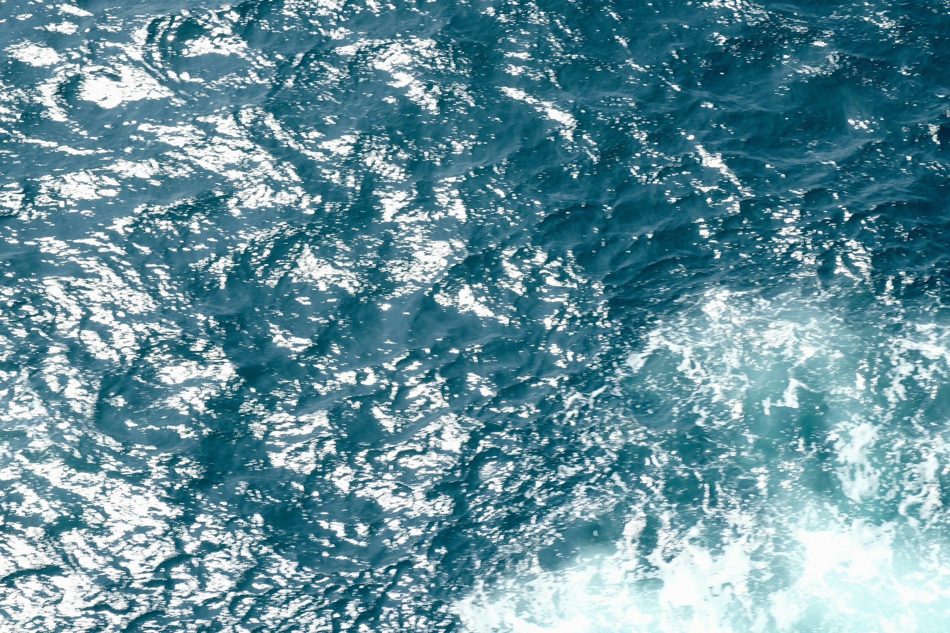 gray computer monitor