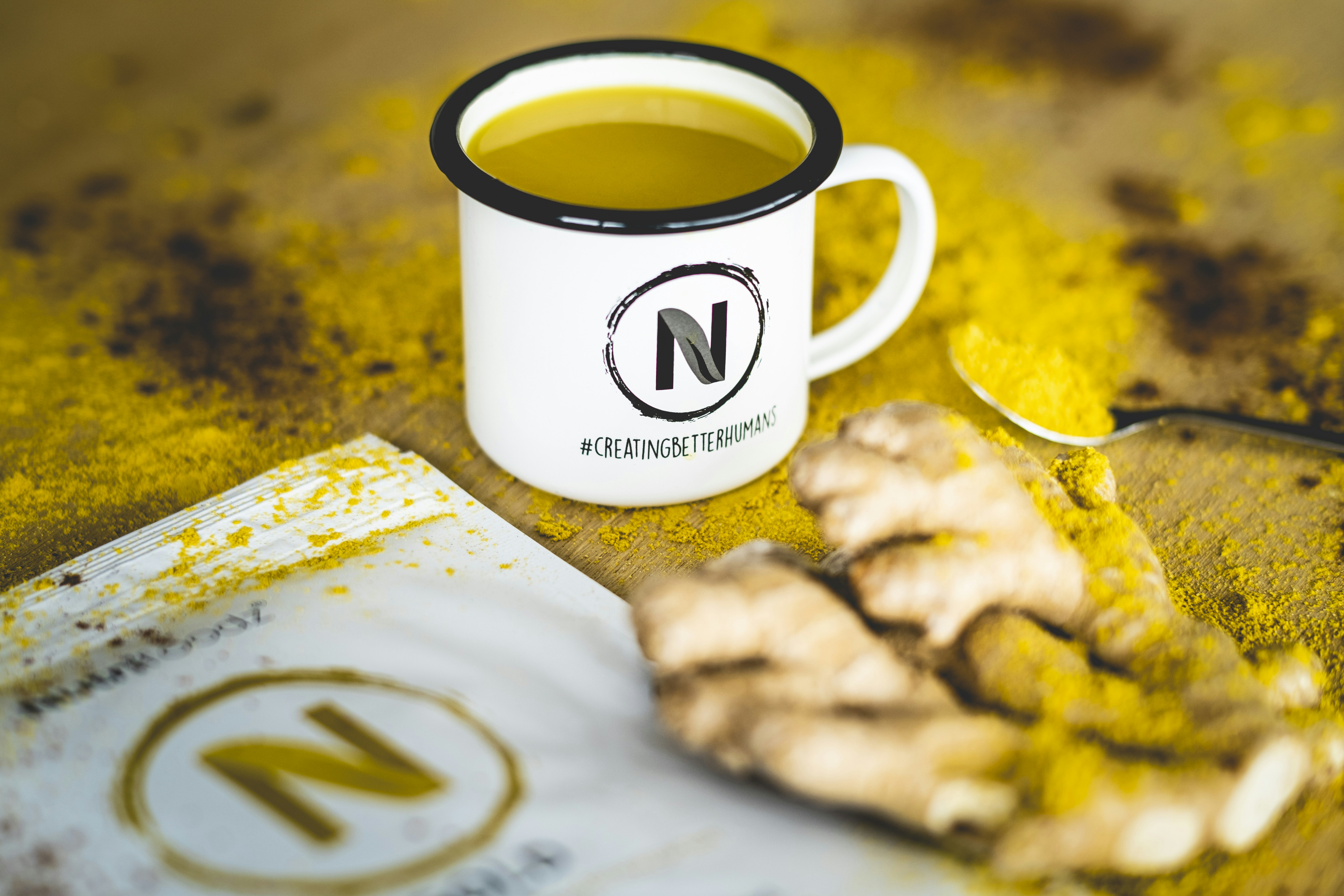 herbal drink ginger turmeric, wallpaper, Jamu Habis Melahirkan: Aman atau Tidak? Cek Penjelasan Medisnya 4