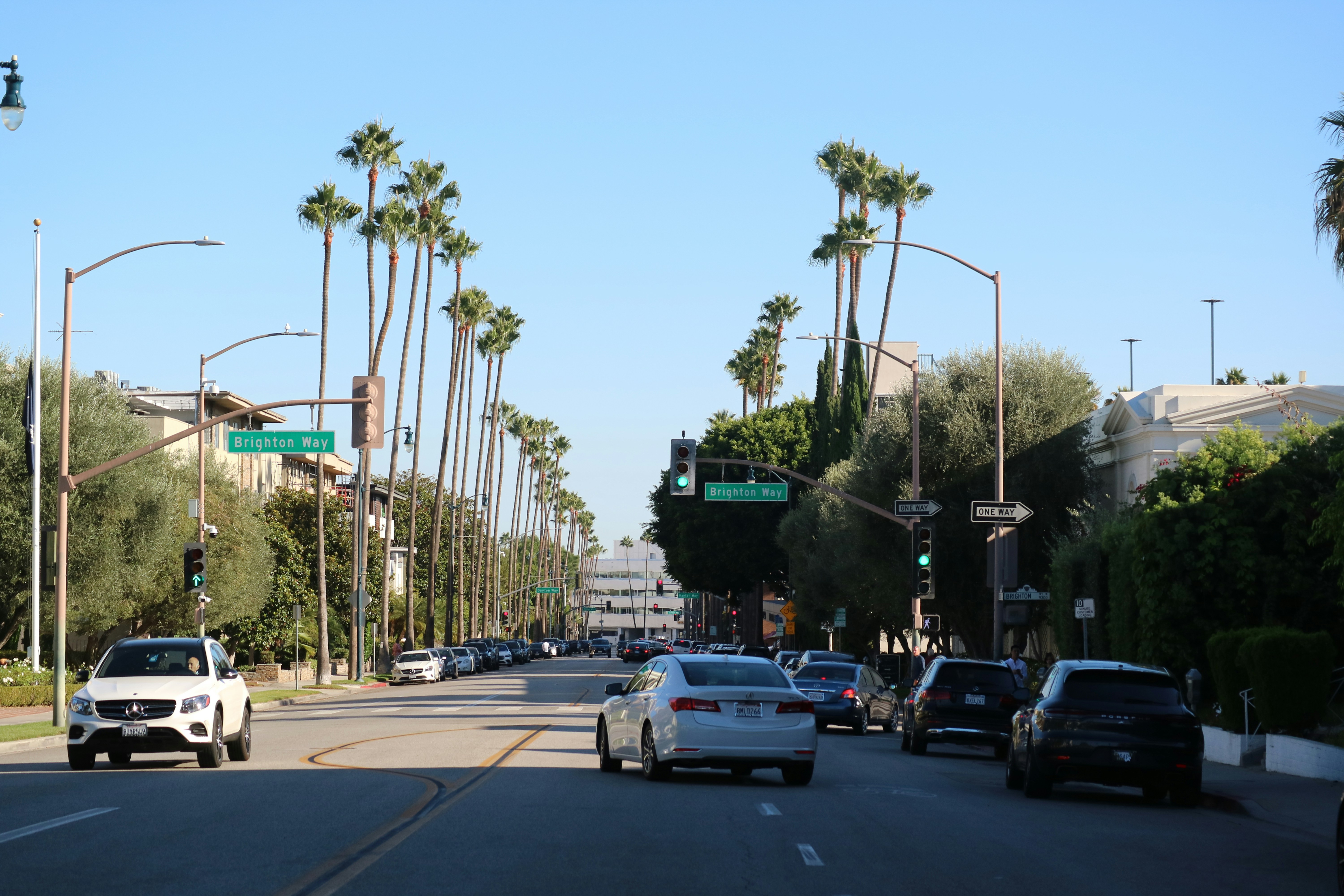 busy Palm Canyon Drive during Modernism Week - palm springs social media marketing