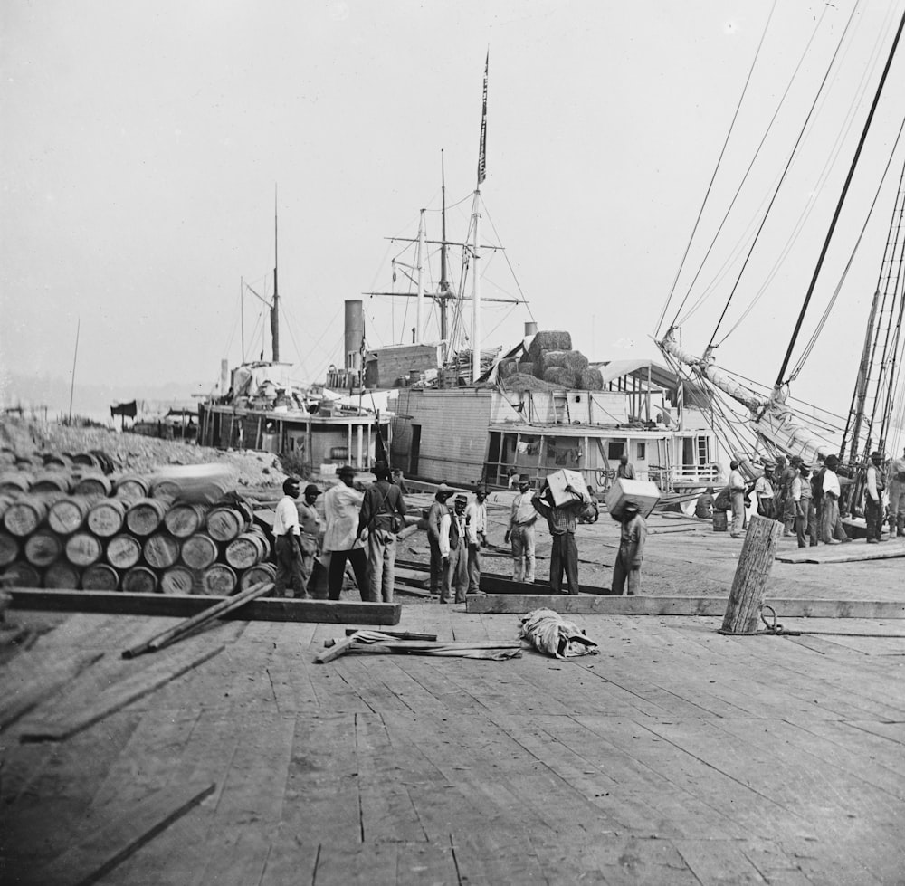 City Point, Va. African Americans unloading vessels at landing.