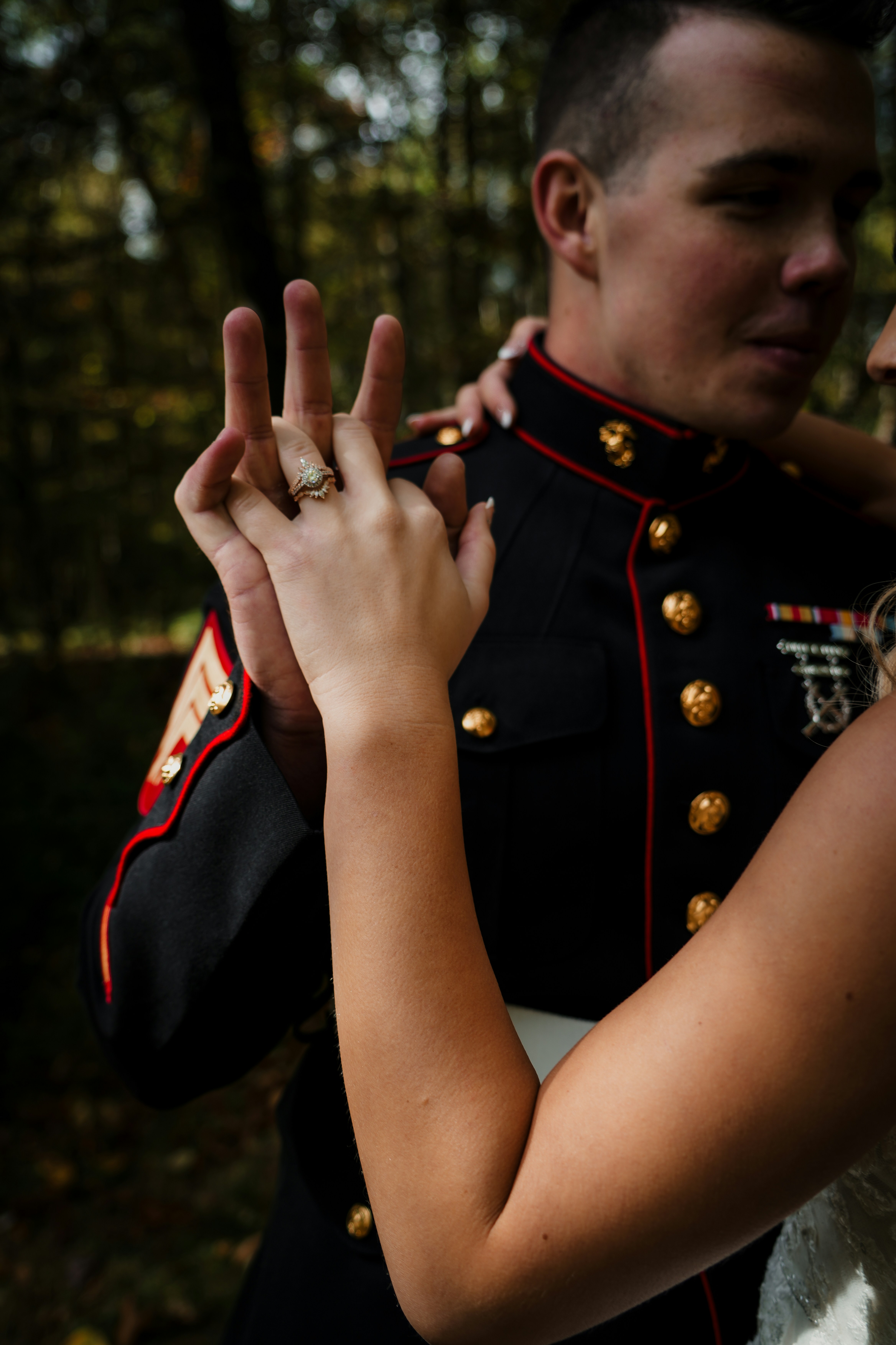 Imágenes de Pareja Militar | Descarga imágenes gratuitas en Unsplash, image size:3000x4500