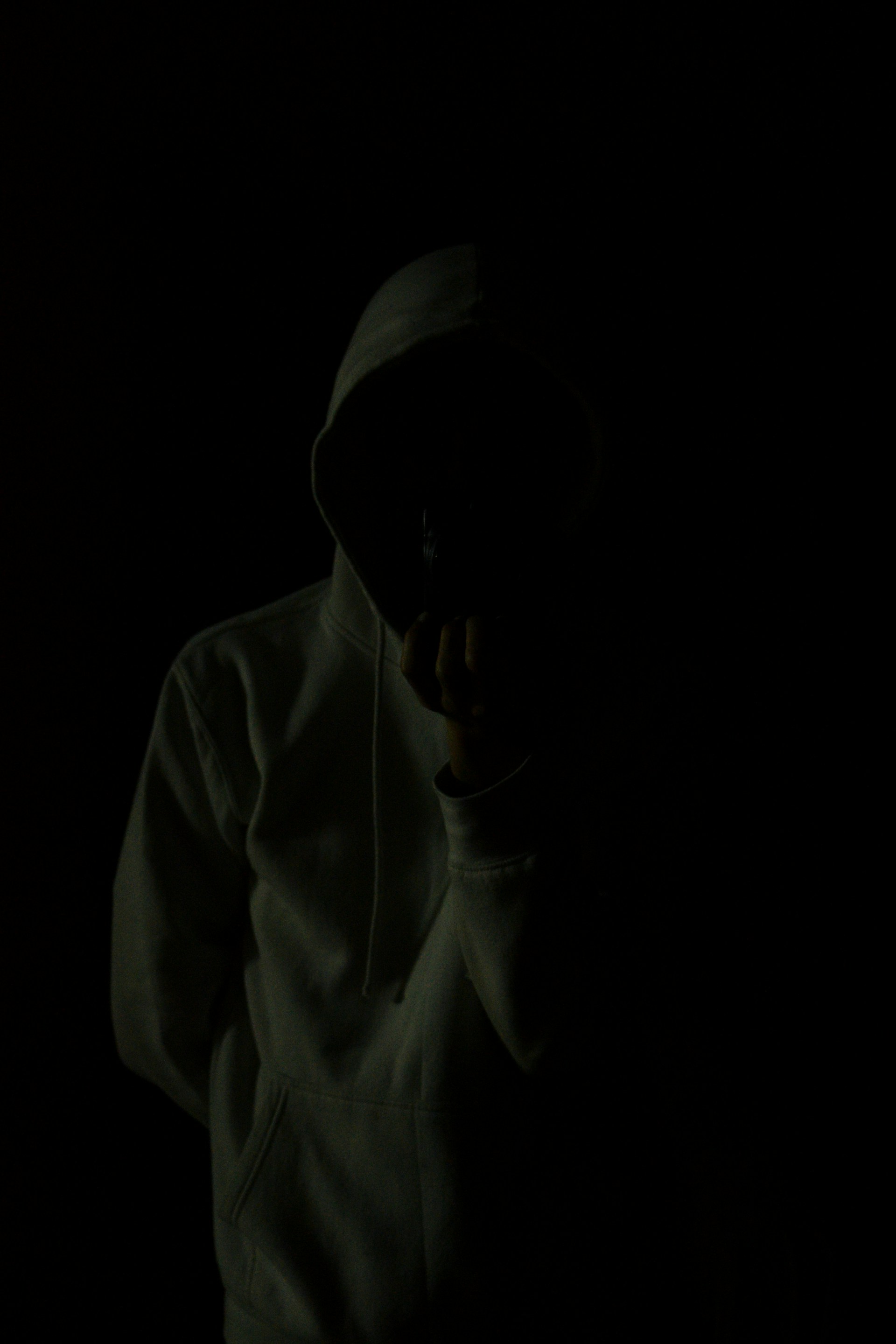 gray computer monitor