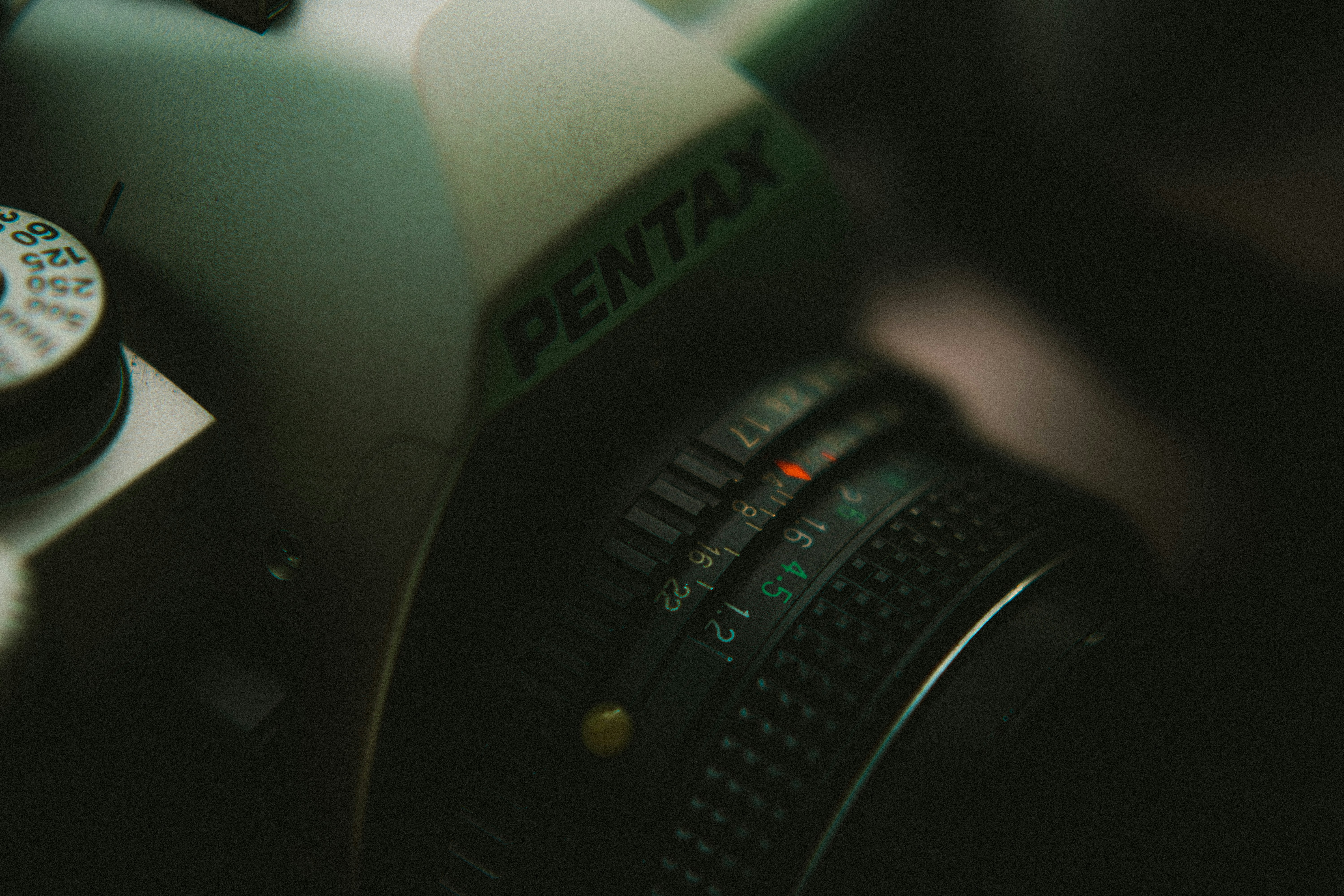 a close up of a camera with focus on the lens