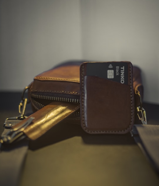 Sonnenbrille kaufen form uv schutz und qualitaetsmerkmale — detailed close-up view