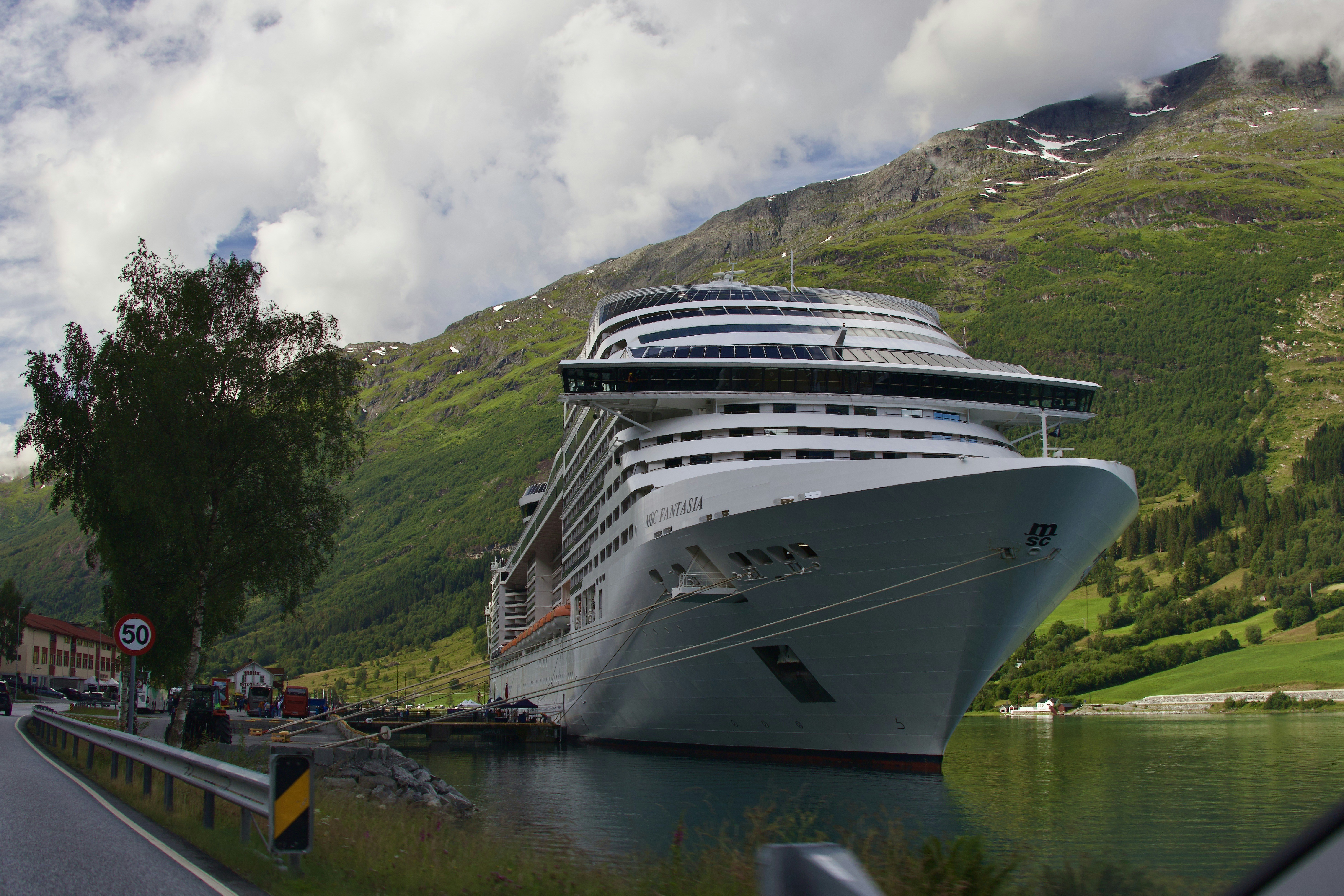 Photo by stockbirken