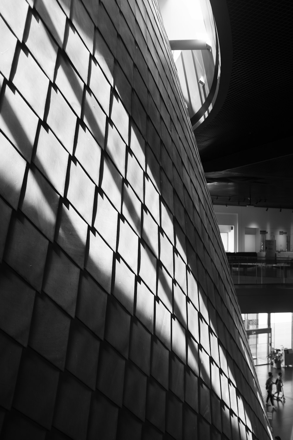 a black and white photo of a building