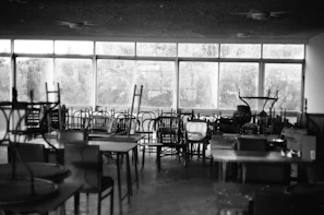 Before and after shots of a room cleared out during an entrümpelung (clearing out) service