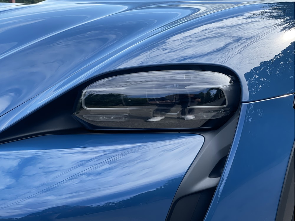 a close up of a car's side view mirror