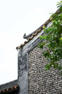 Close-up of handcrafted details in Villa Tayra’s architecture inspired by nature’s forms.