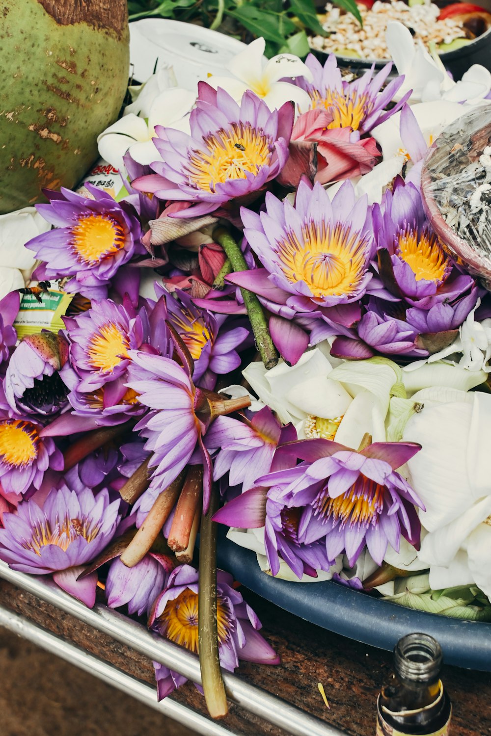 a bunch of flowers that are sitting on a table