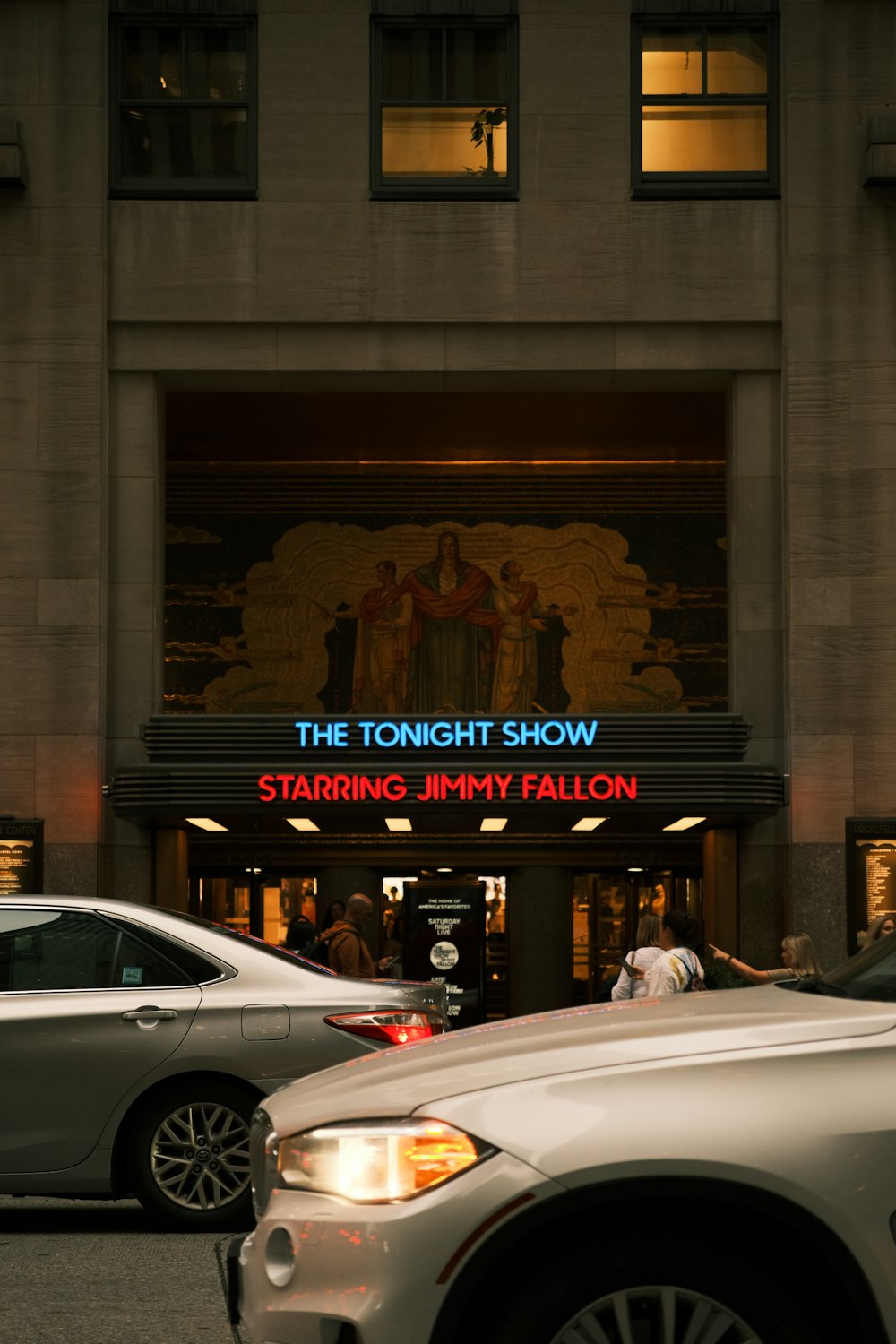 a building with a sign that says the tonight show