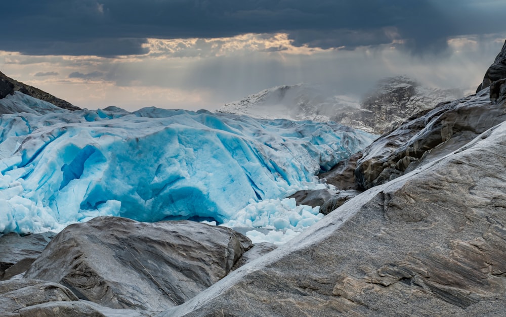 a very large glacier that is in the middle of a mountain