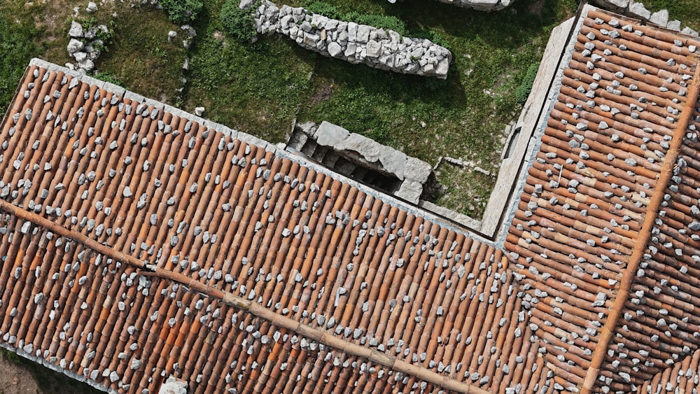 a bird's eye view of a roof made of bricks