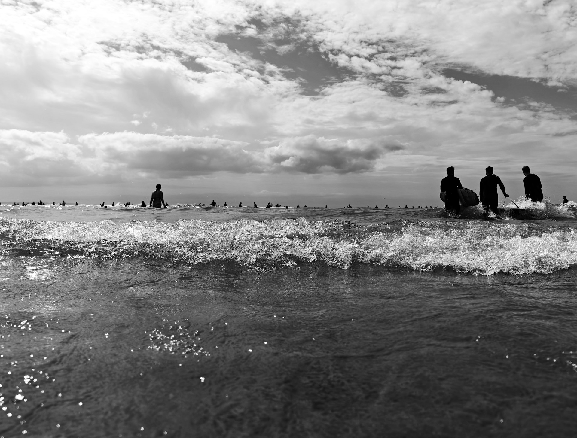 black and white bed linen