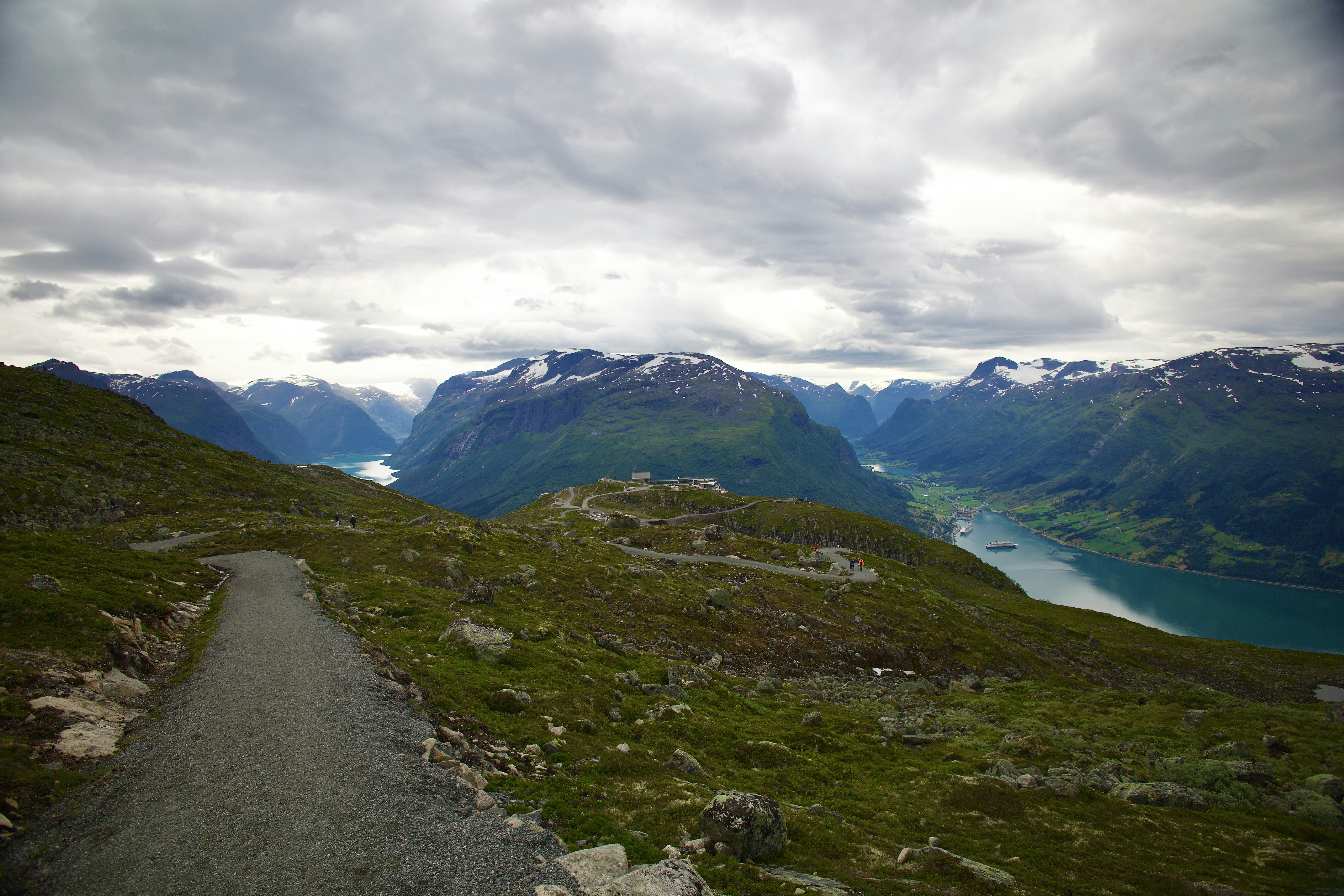 Photo by stockbirken