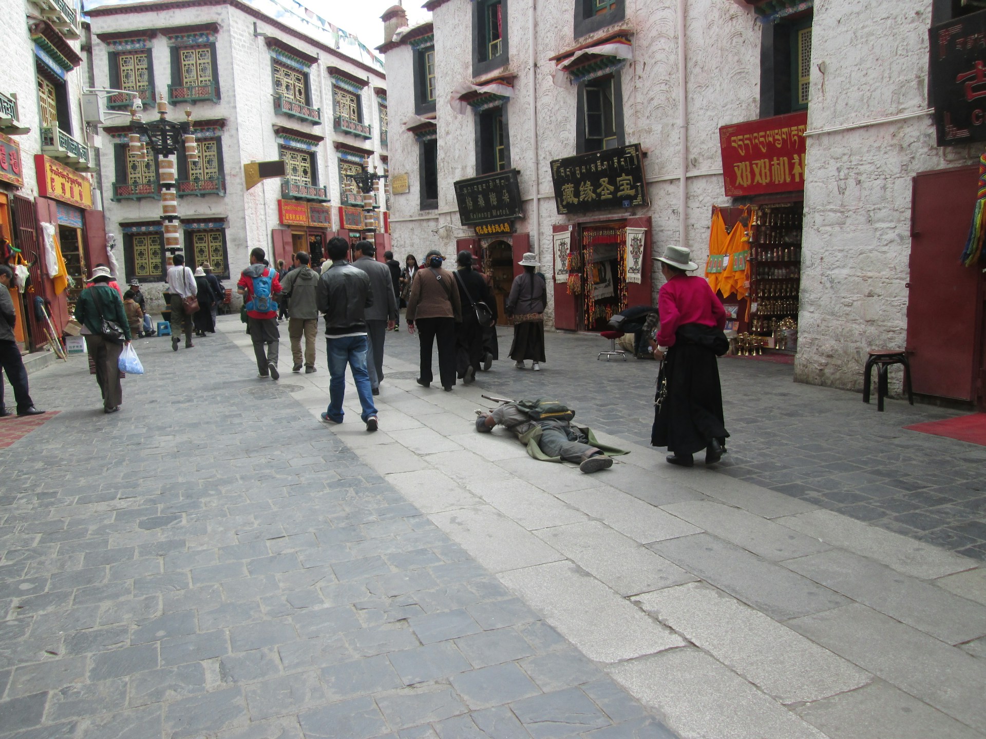 A lively street scene in Yogyakarta showcasing traditional markets and cultural performances.