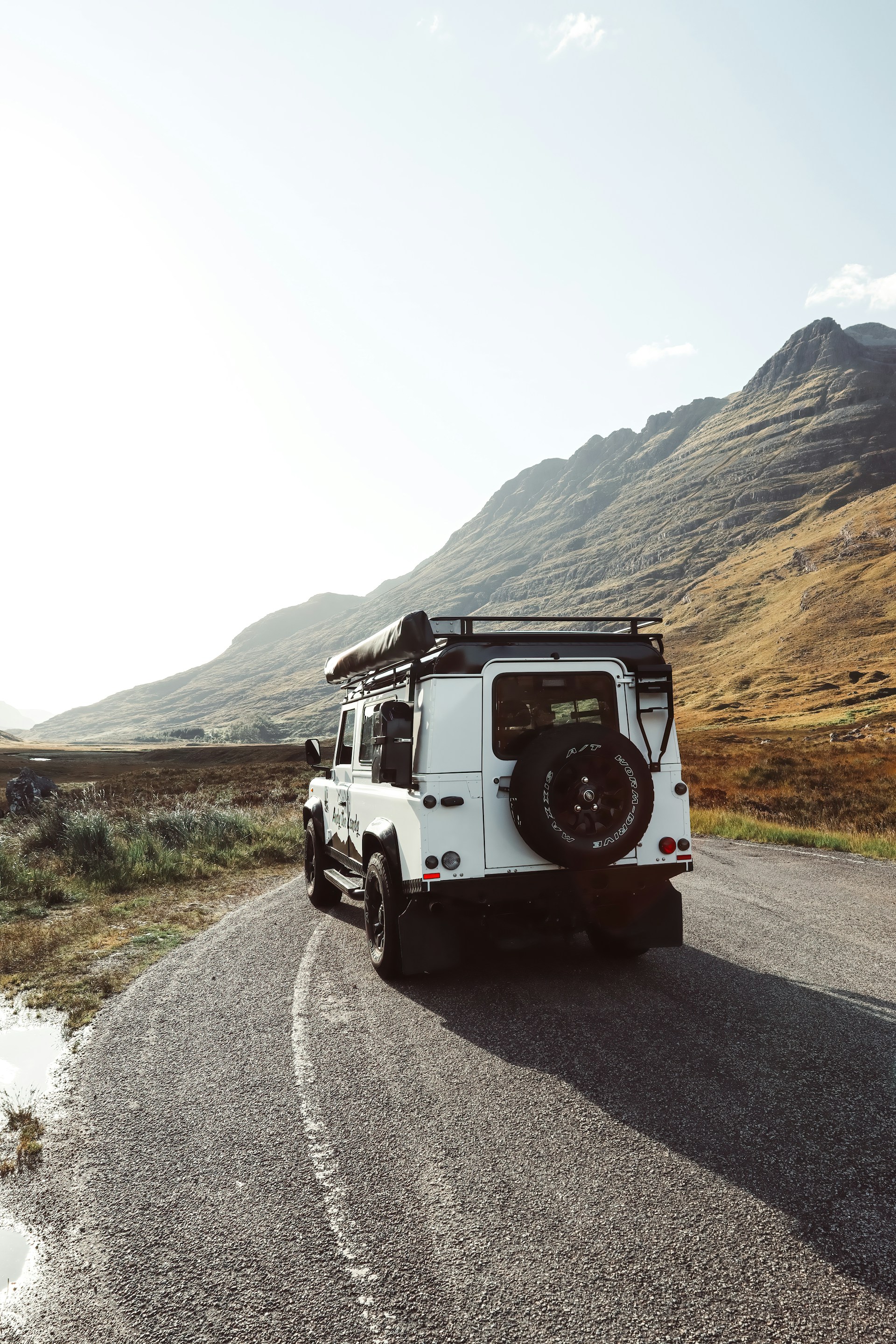 gray computer monitor