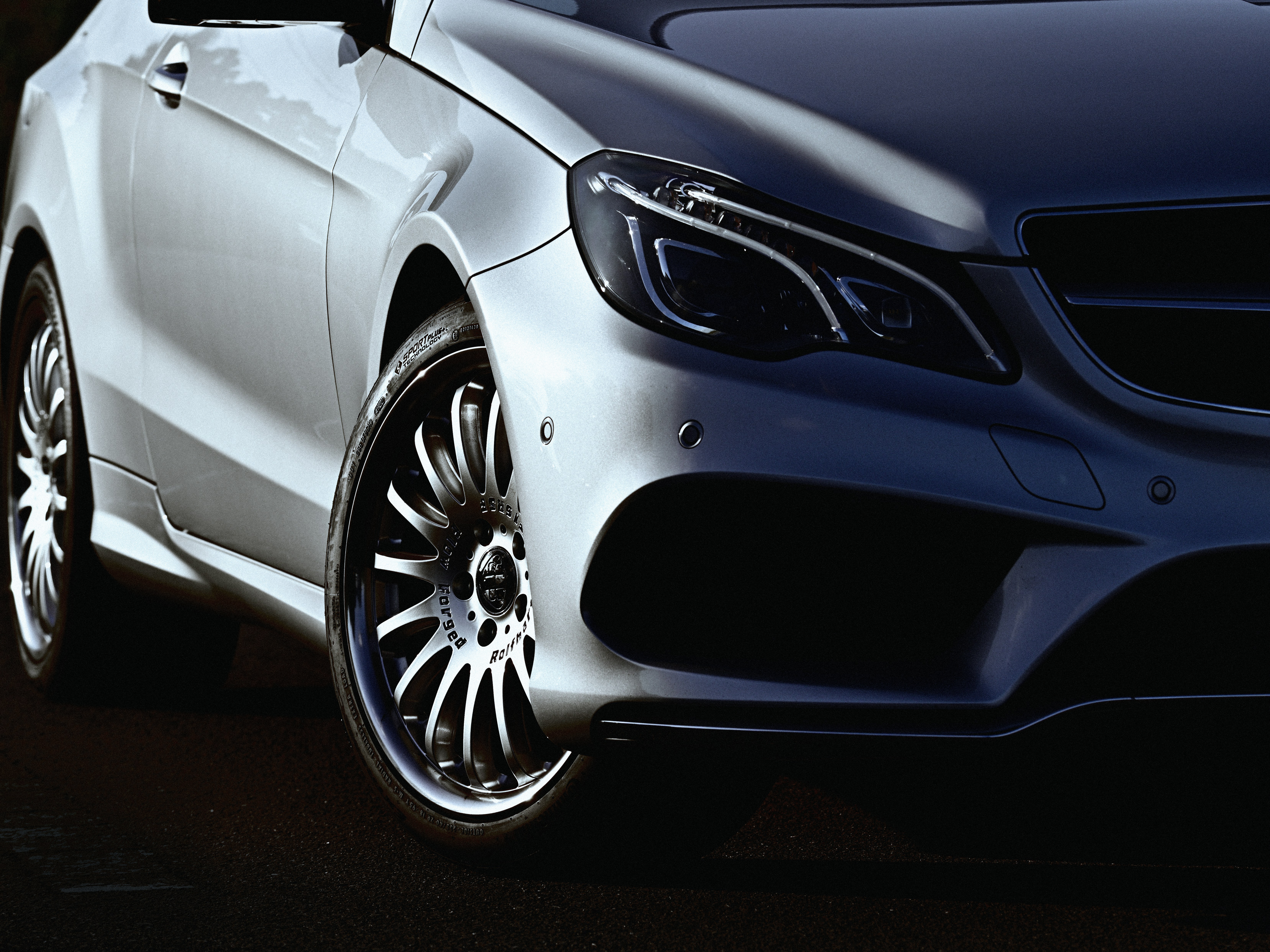 Photo by tomokiozawa