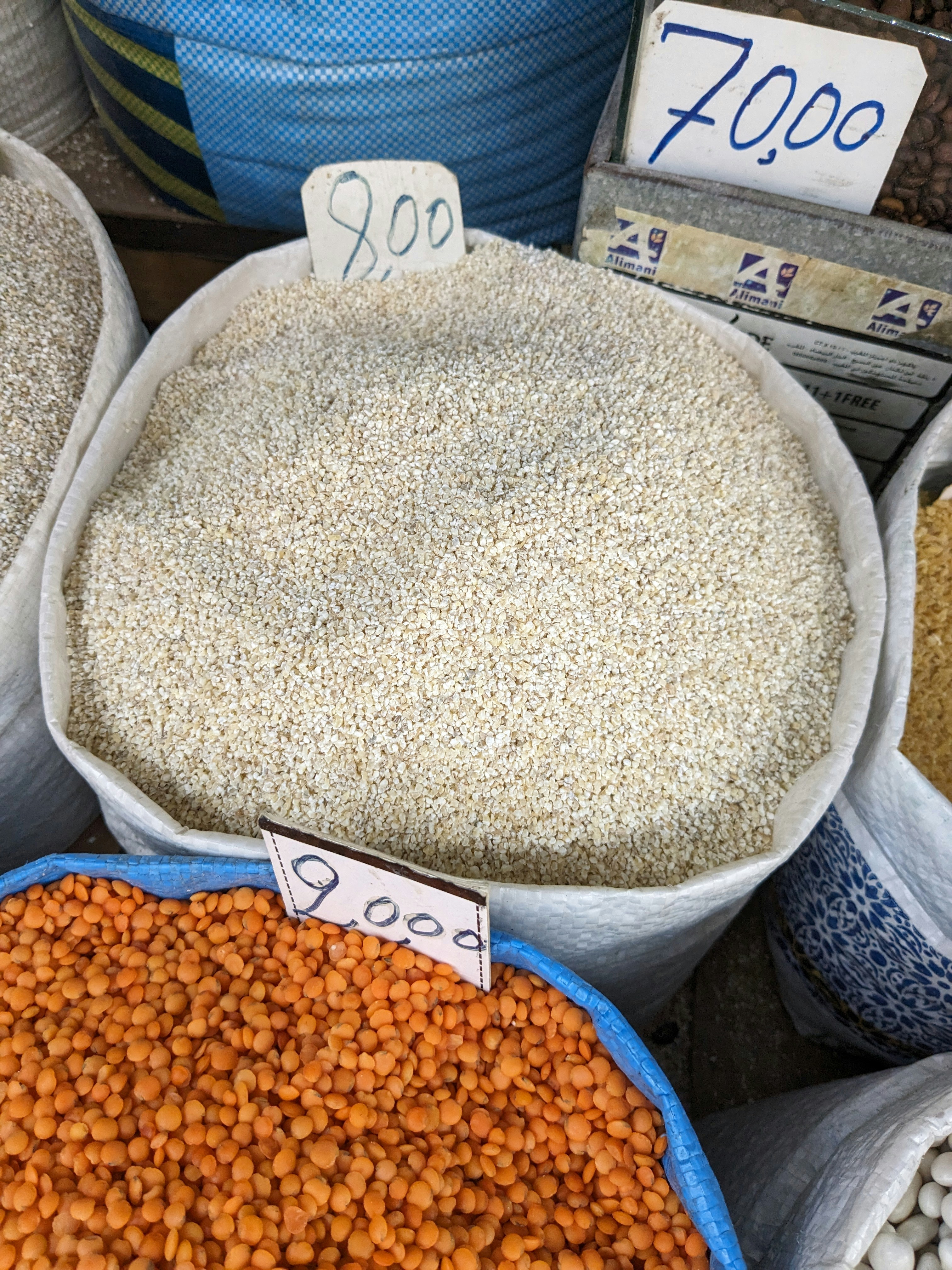 photo-1697716684643-5525b5d26e95