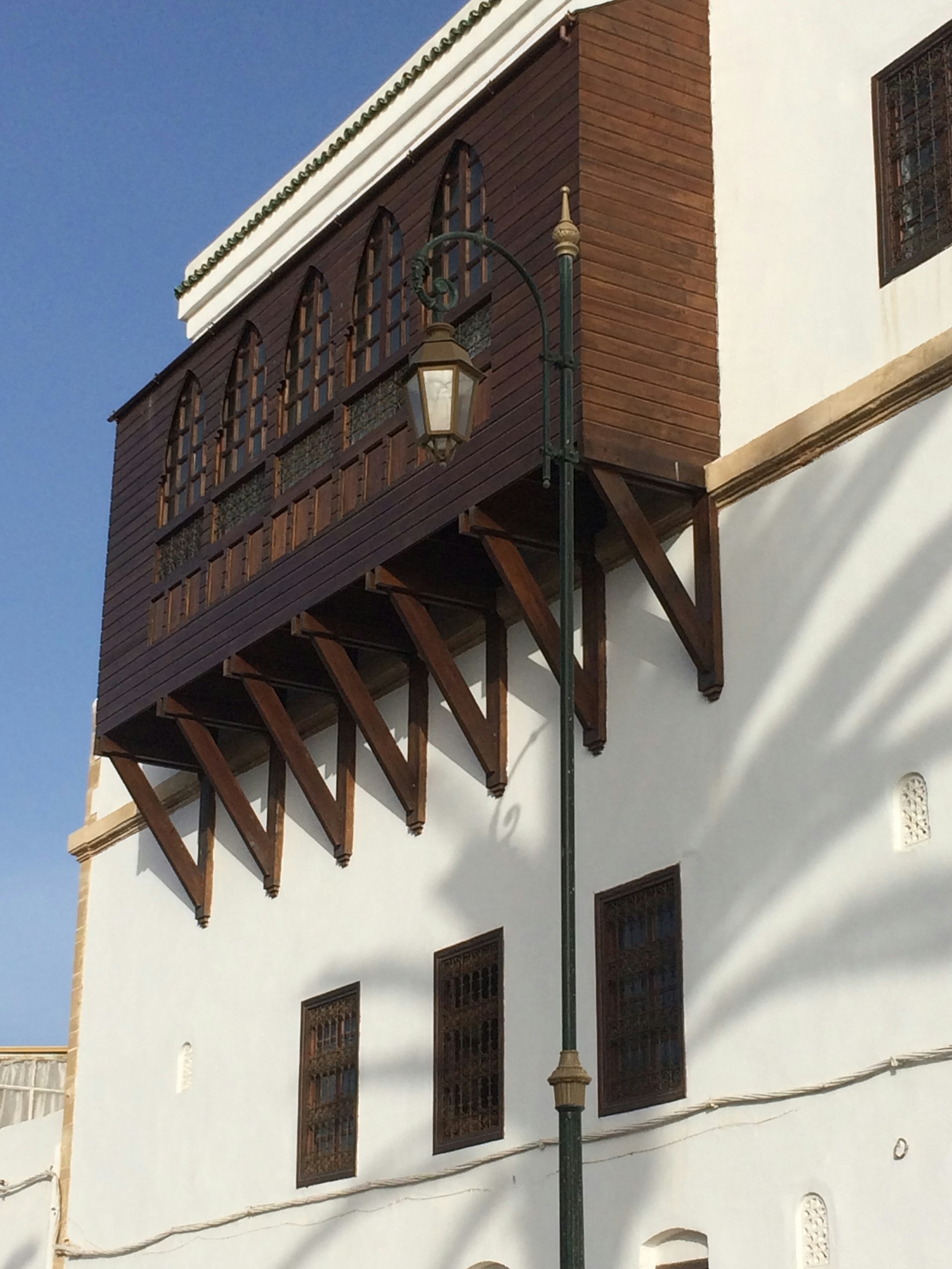 gray computer monitor