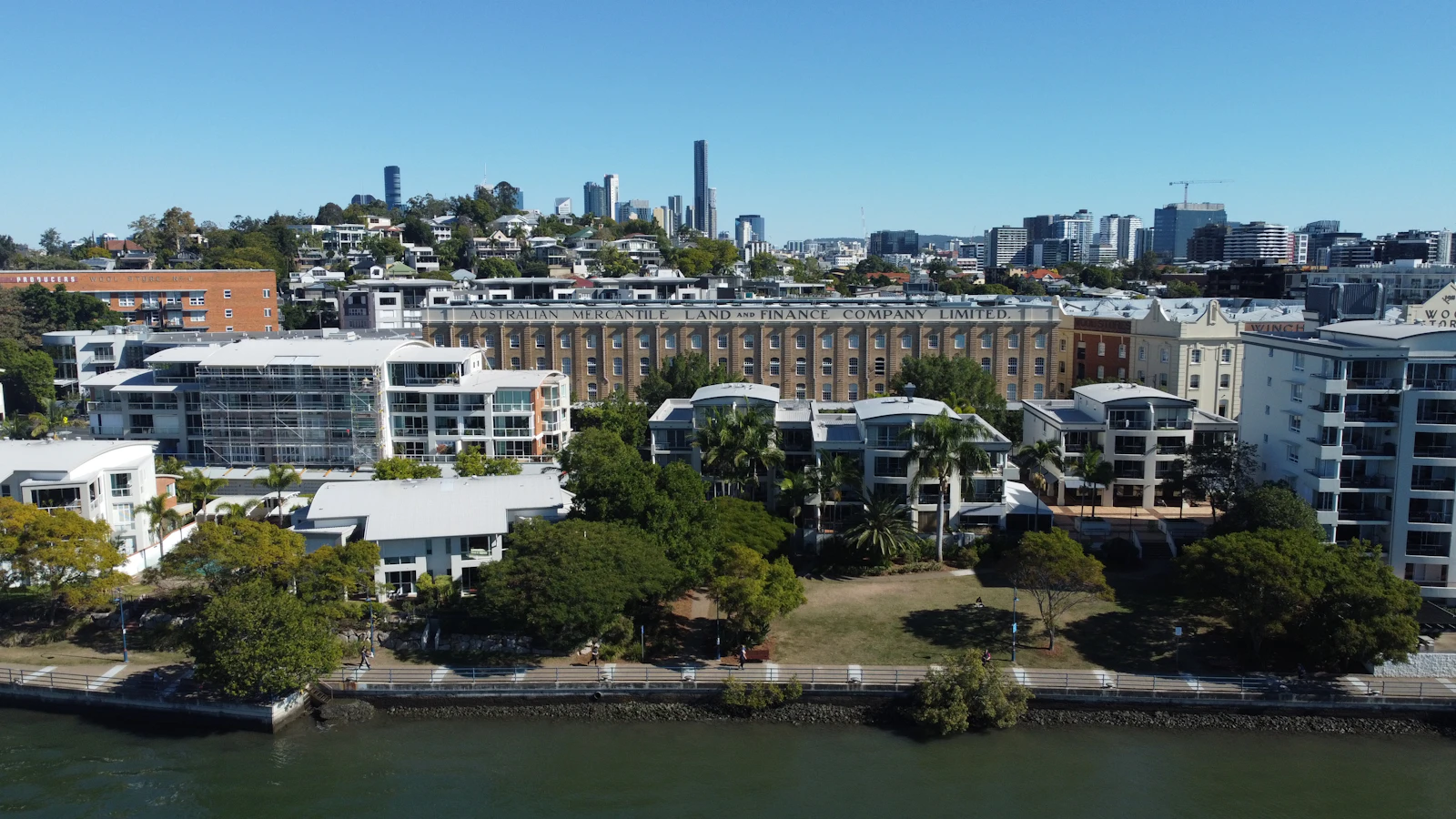 Teneriffe QLD Suburb Profile: Prices, Lifestyle and What to Watch For