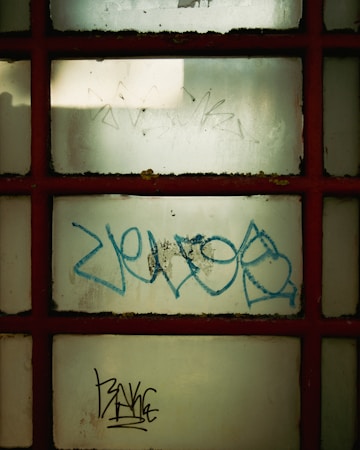 Pro Tips and Techniques for Effective DIY Graffiti Removal