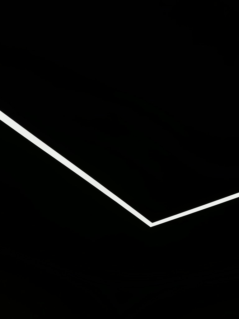Geometri Hitam Putih