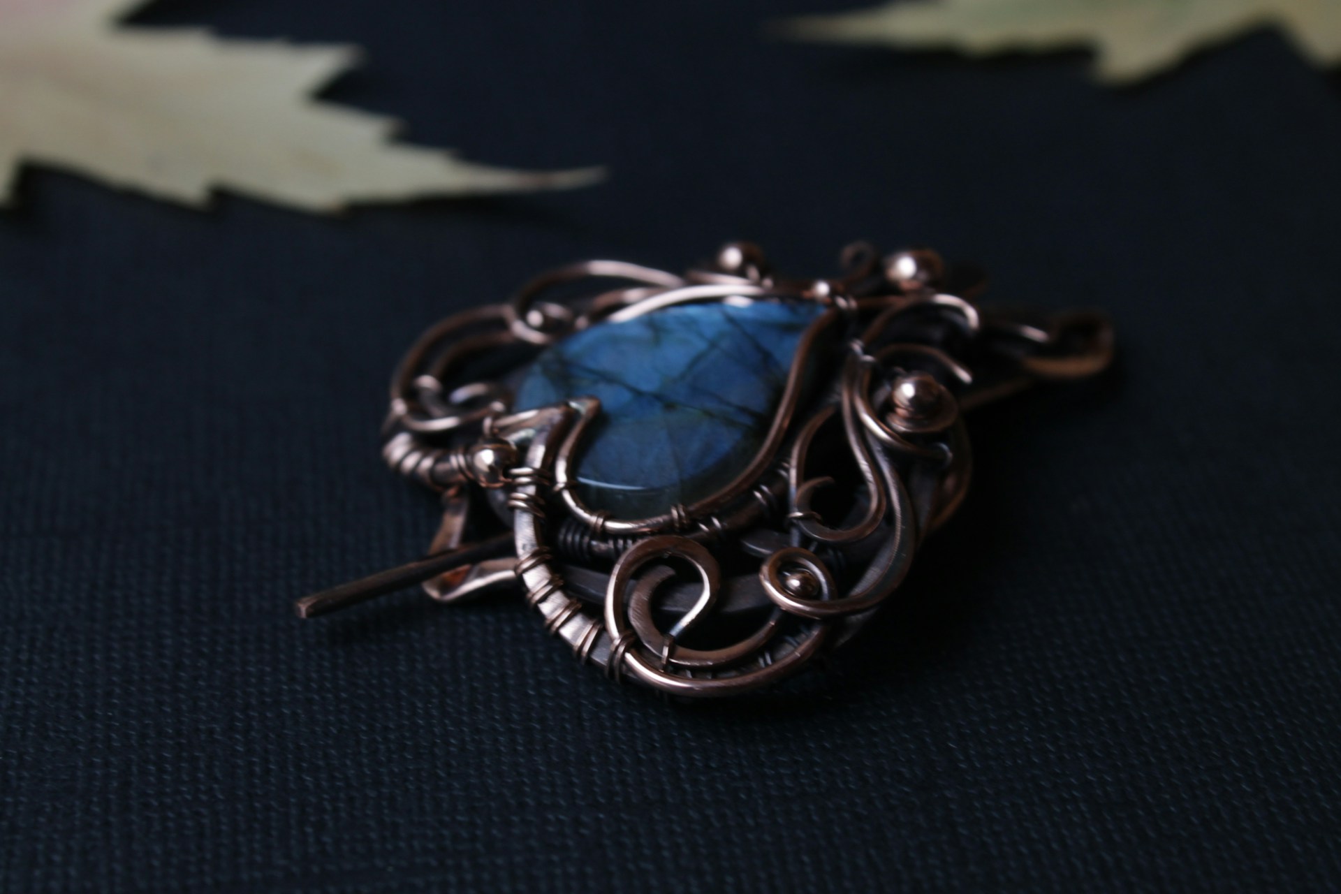 gray computer monitor