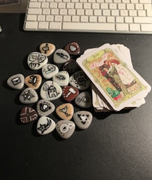 A set of divination shells used in Búzios readings.