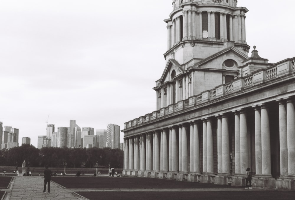 a black and white photo of a tall building