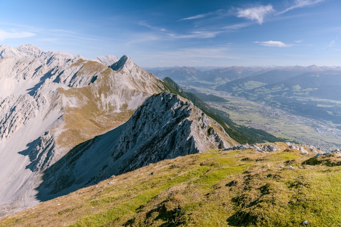 Erleben Sie die Alpen: Elegante Touren durch die Natur
