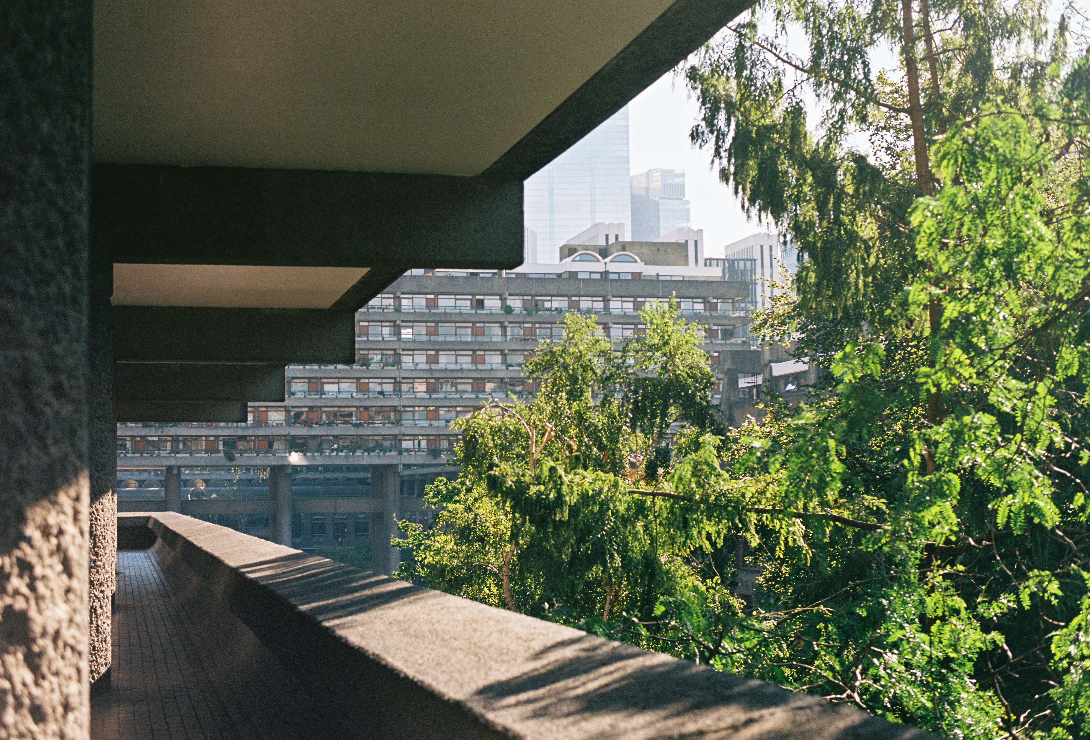 Modern apartment rooftop terrace with city views - Uptown Chicago apartments for rent