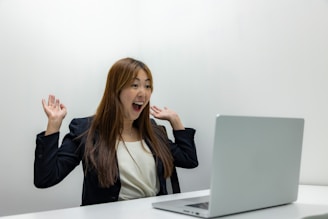 woman happy recieved job approval 