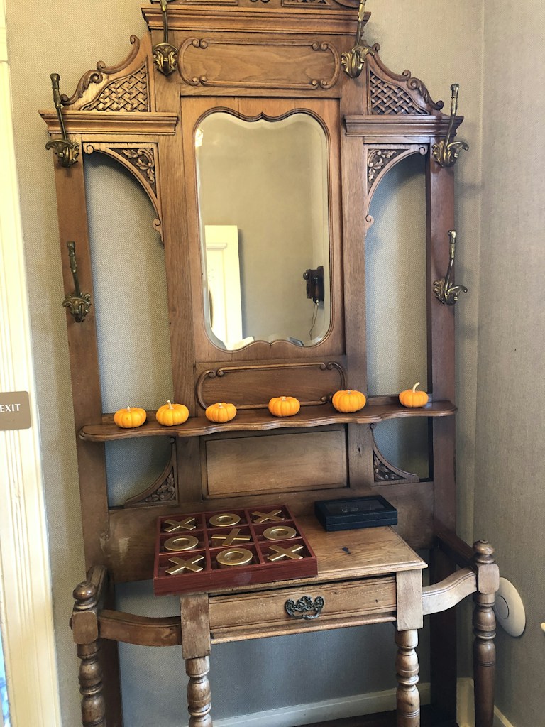 Compact Entryway Rack