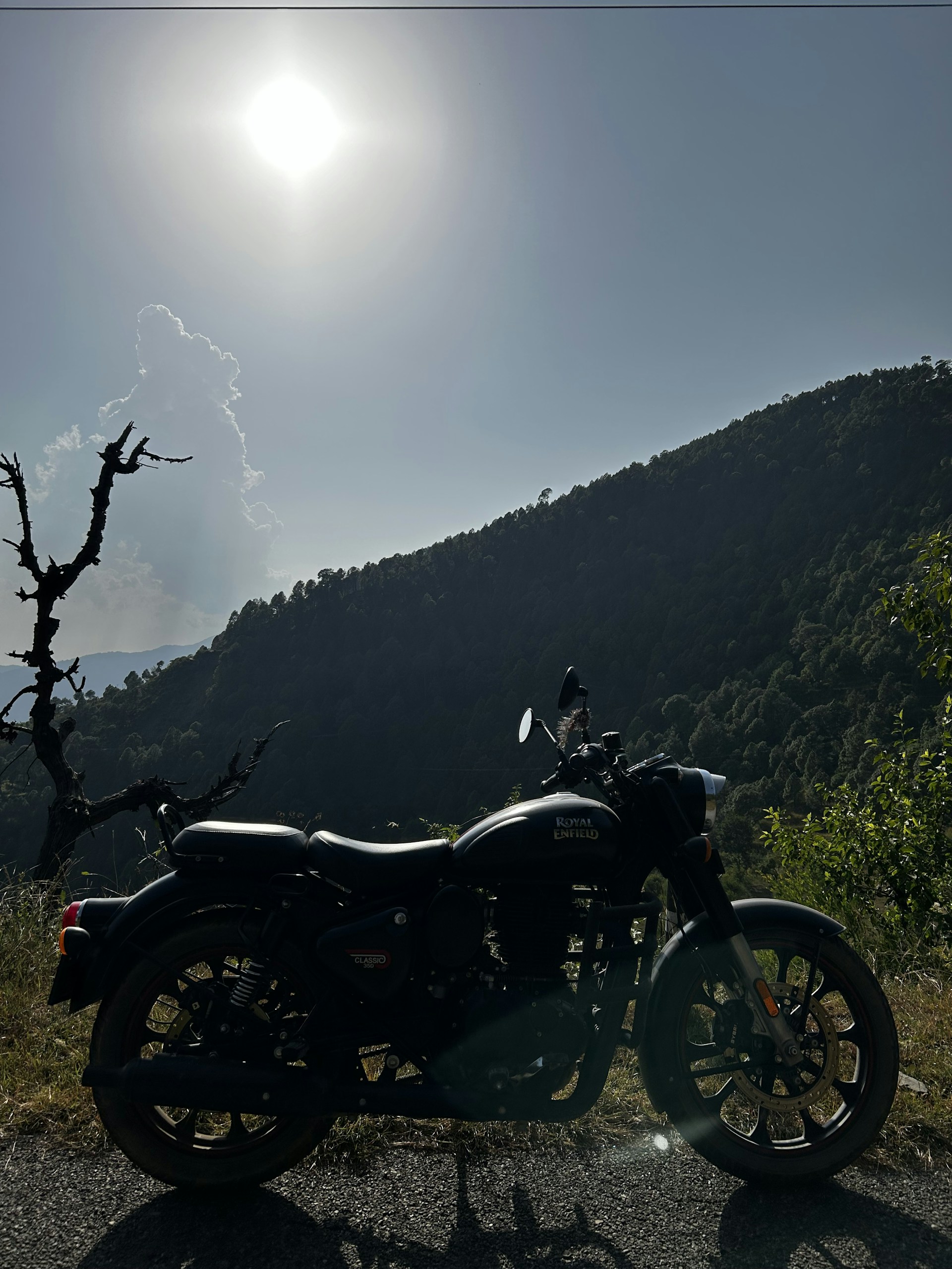 gray computer monitor