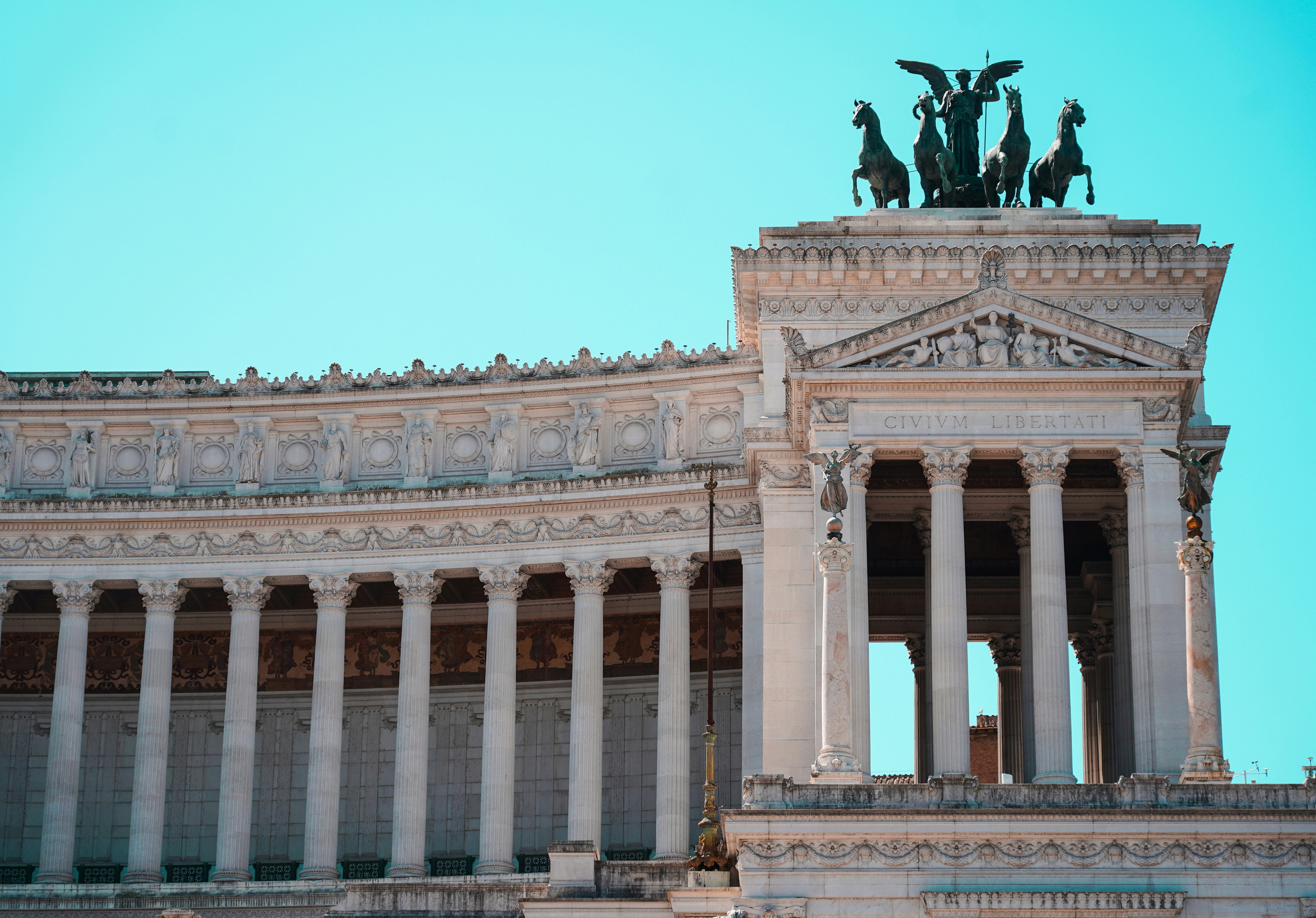 Photo by marcosllerena