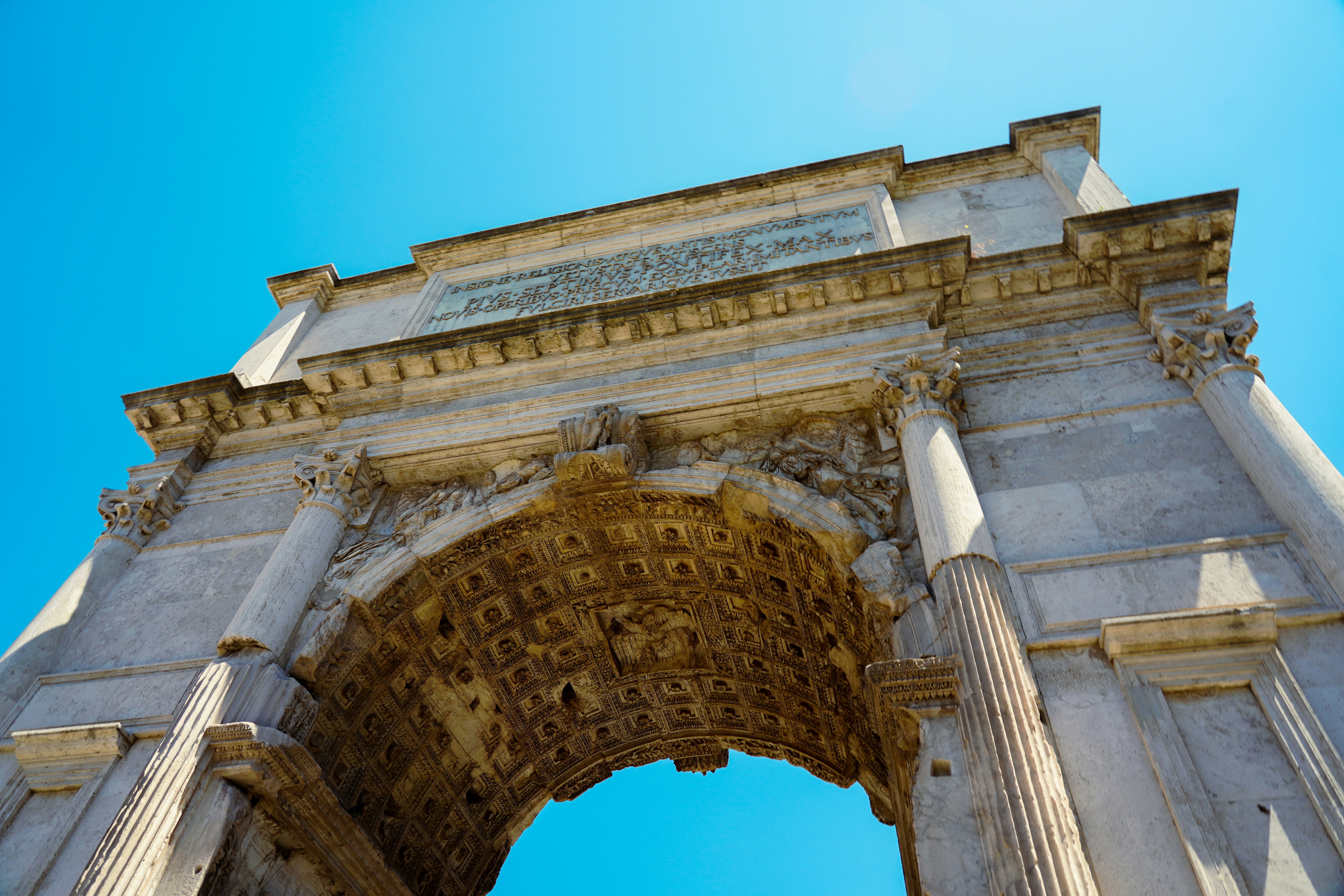 Photo by marcosllerena