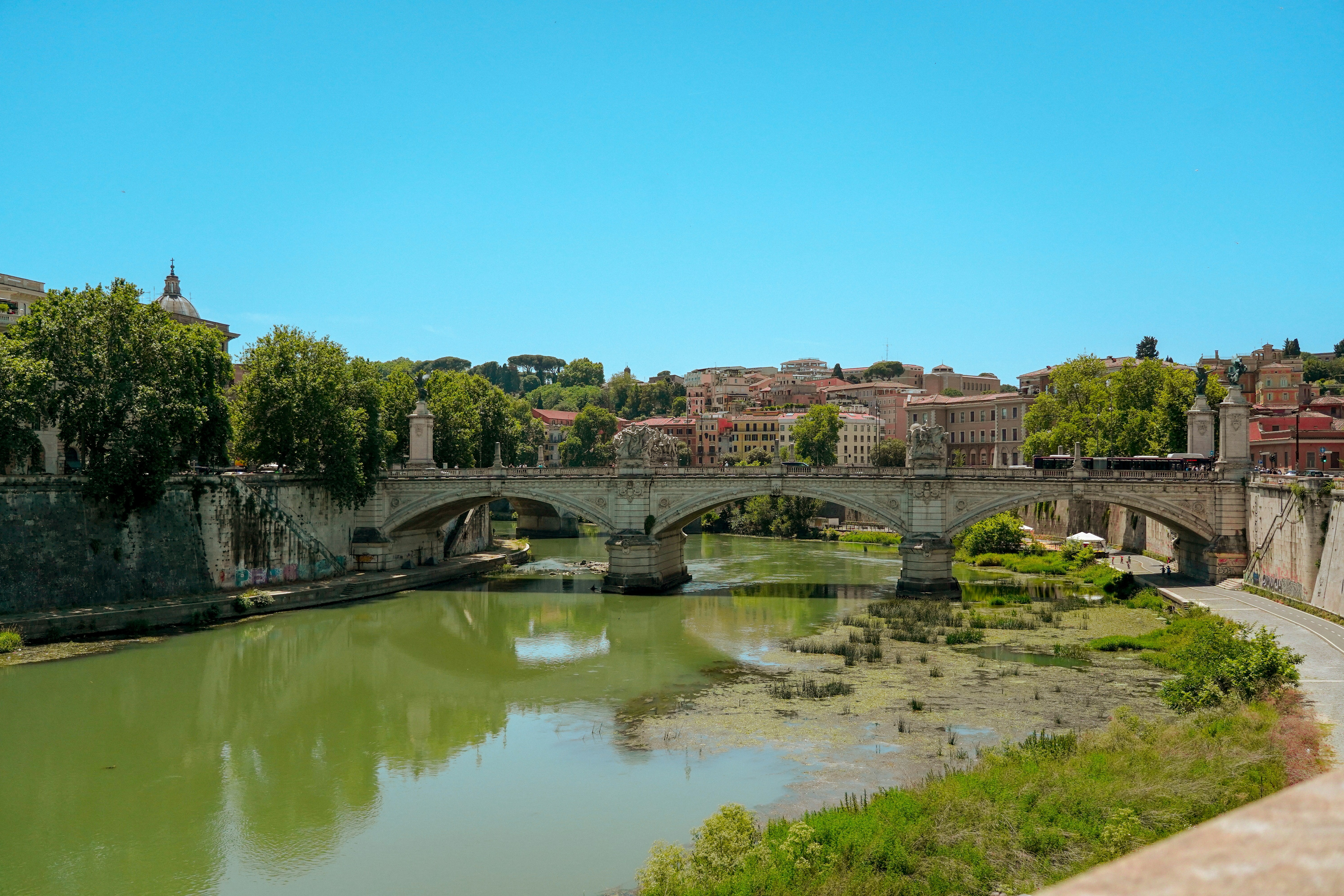 Photo by marcosllerena