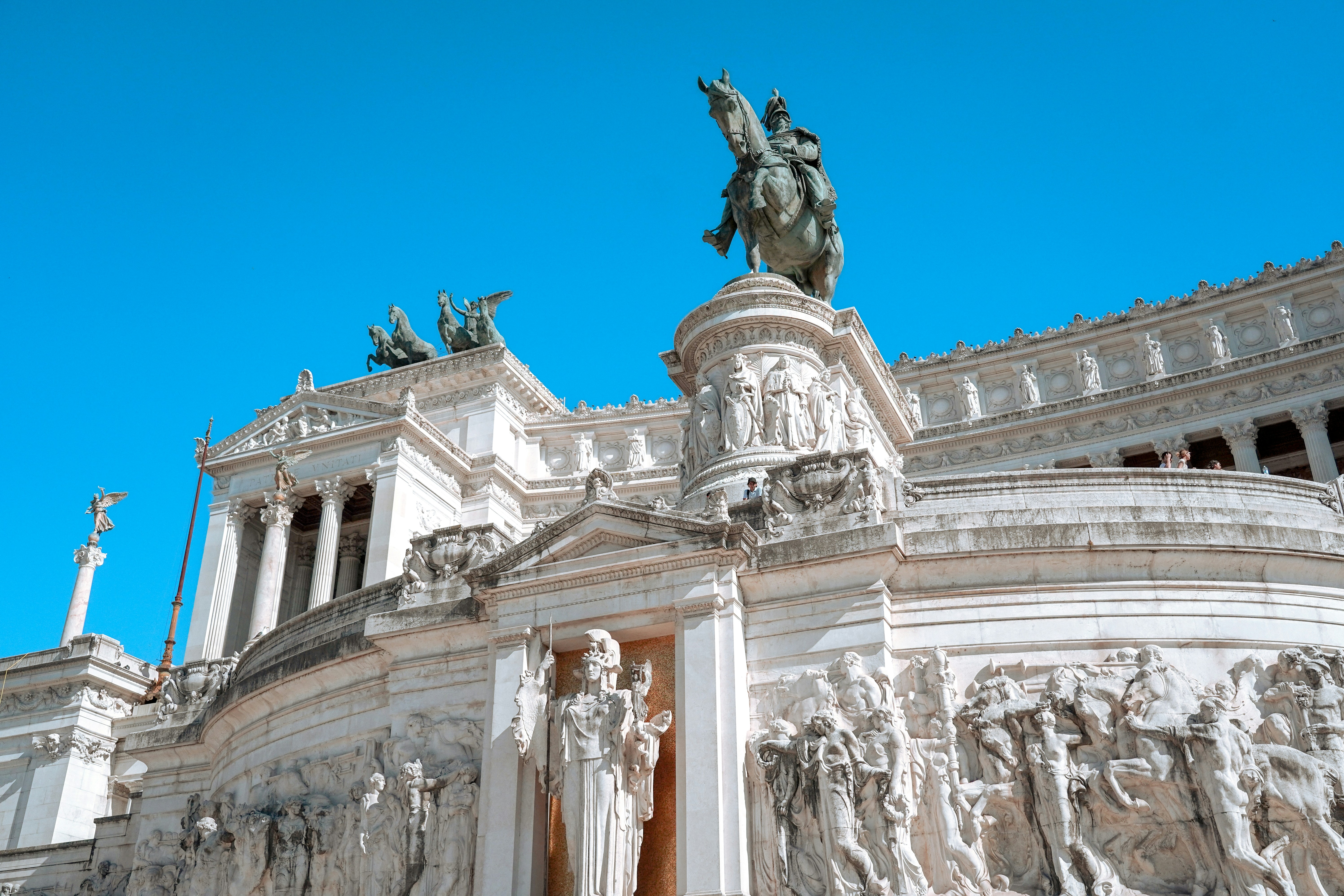 Photo by marcosllerena