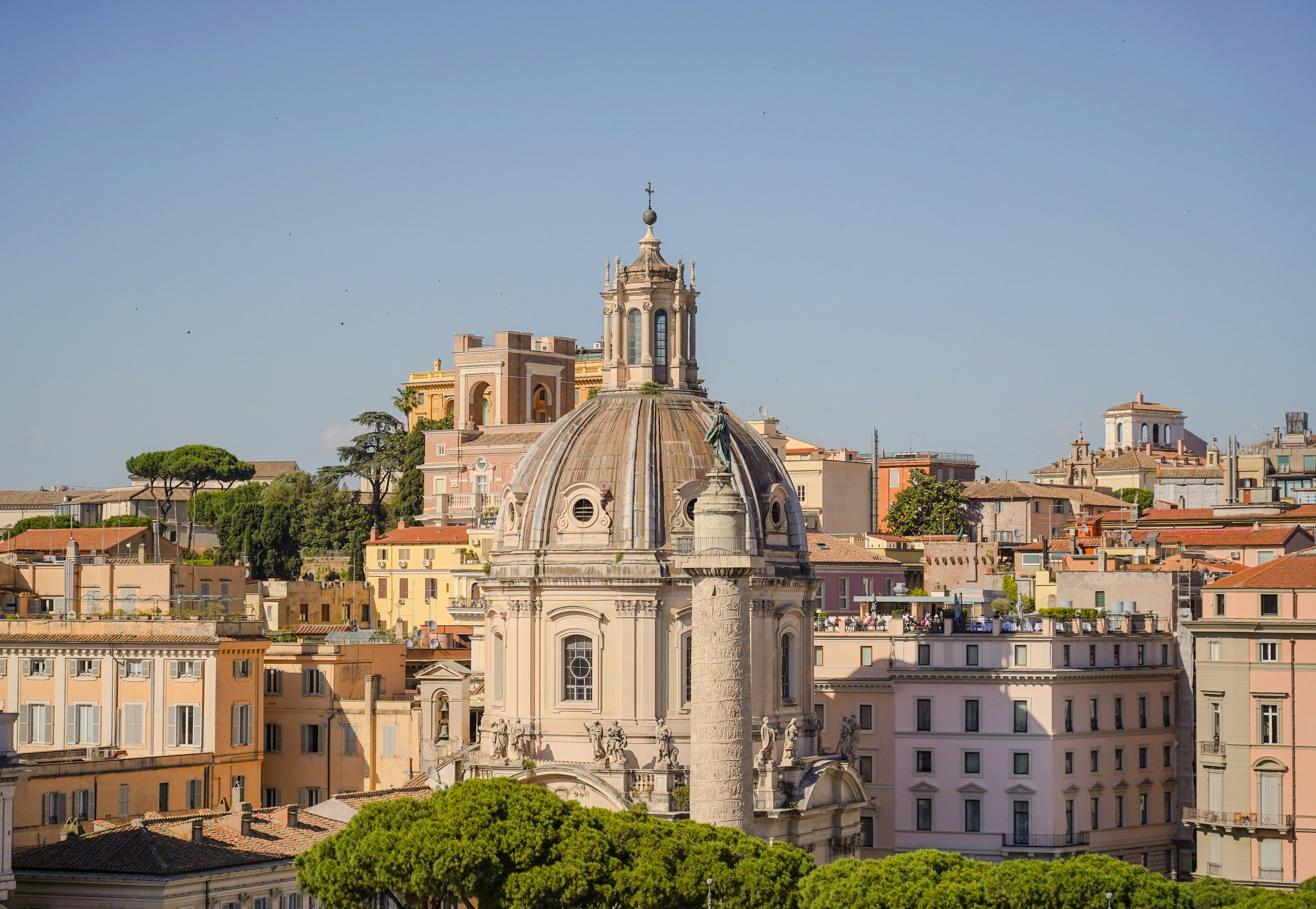 Photo by marcosllerena