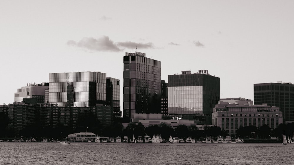 a black and white photo of a city skyline